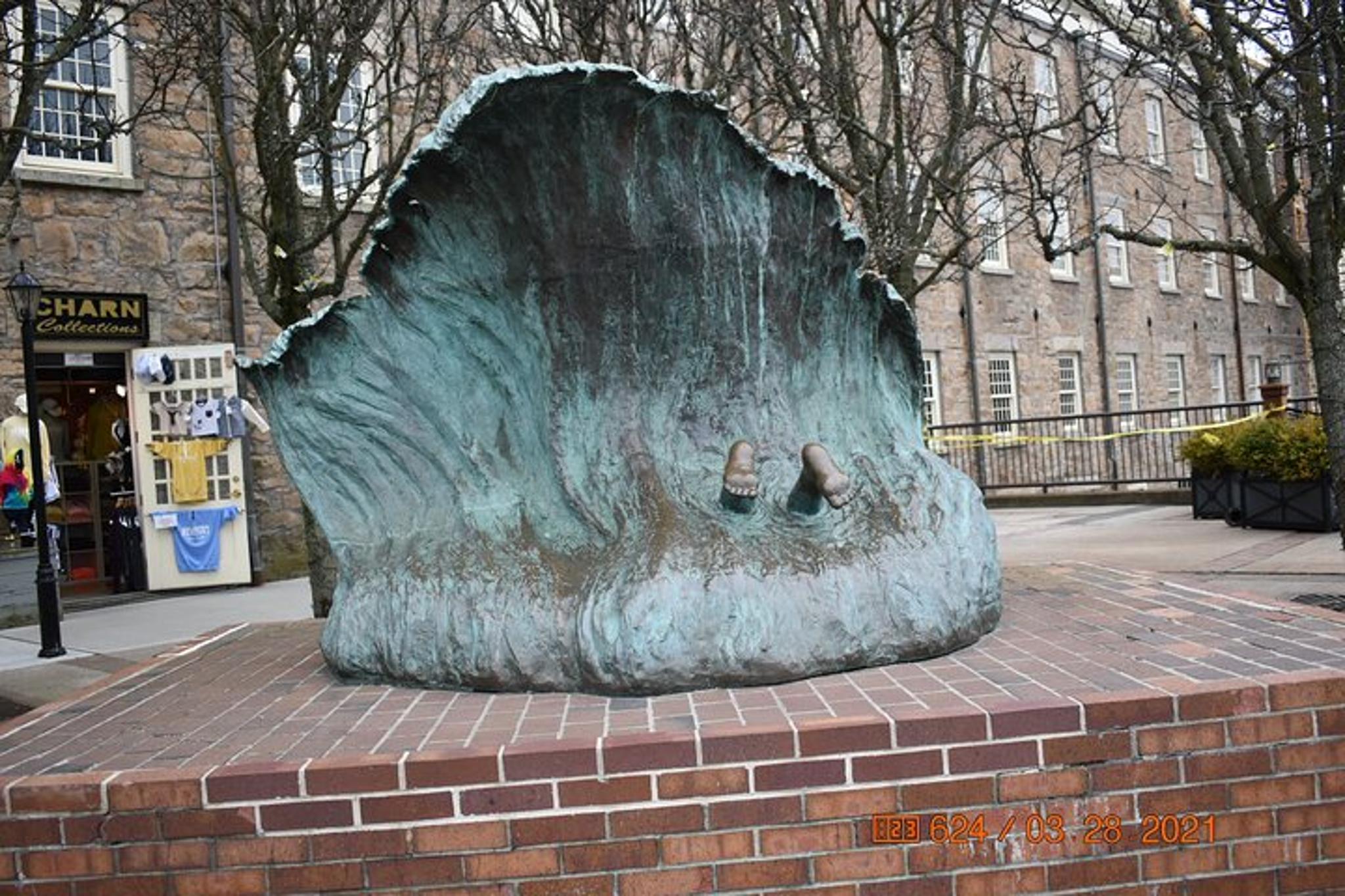 Newport Walking Food and History Tour - Image 5