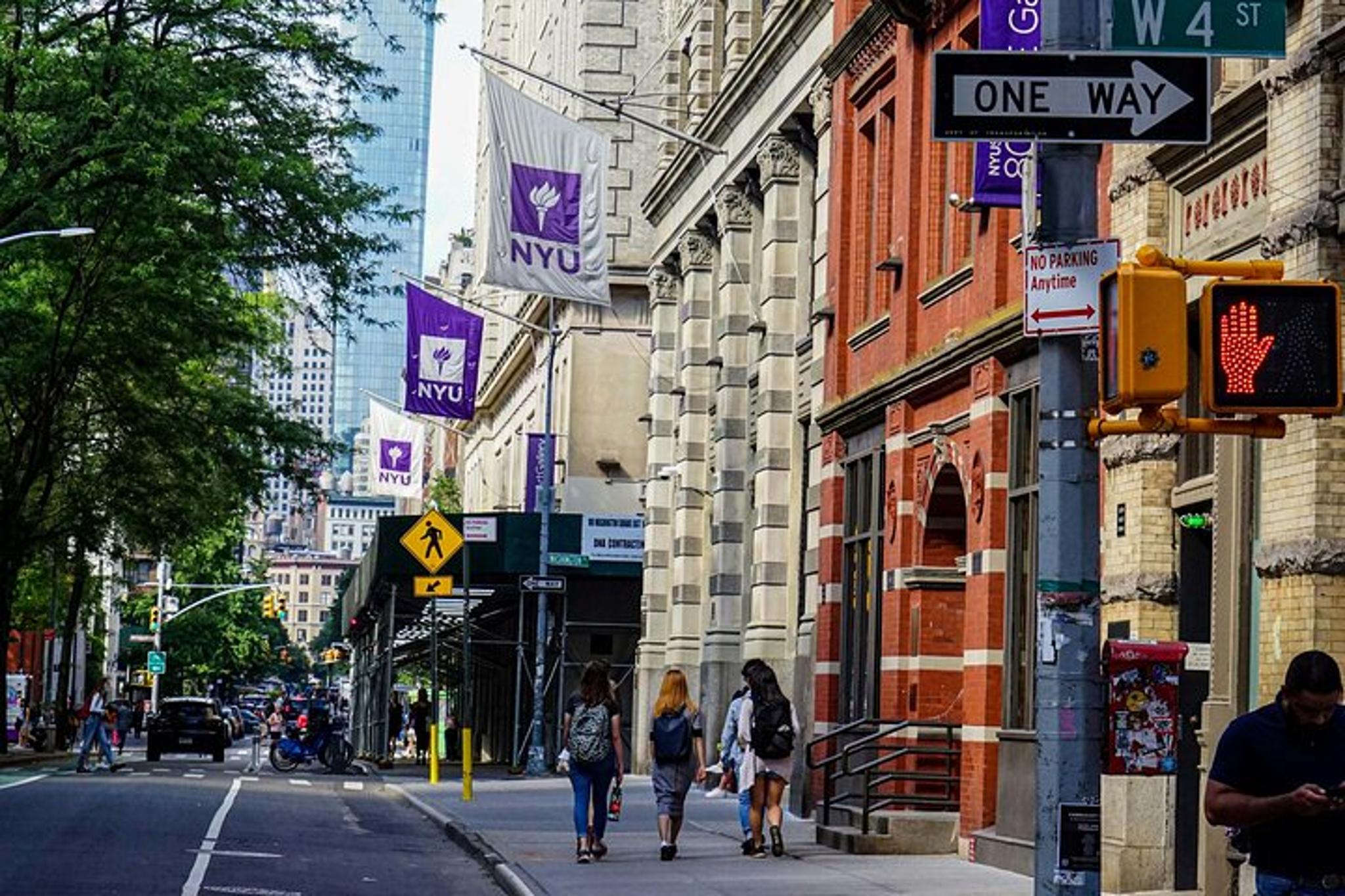 New York City Friends Filming Locations Tour - Image 6