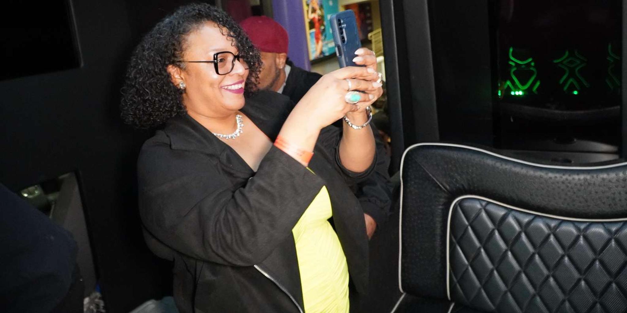 Las Vegas Hip-Hop Pool and Club Tour with Party Bus - Image 4