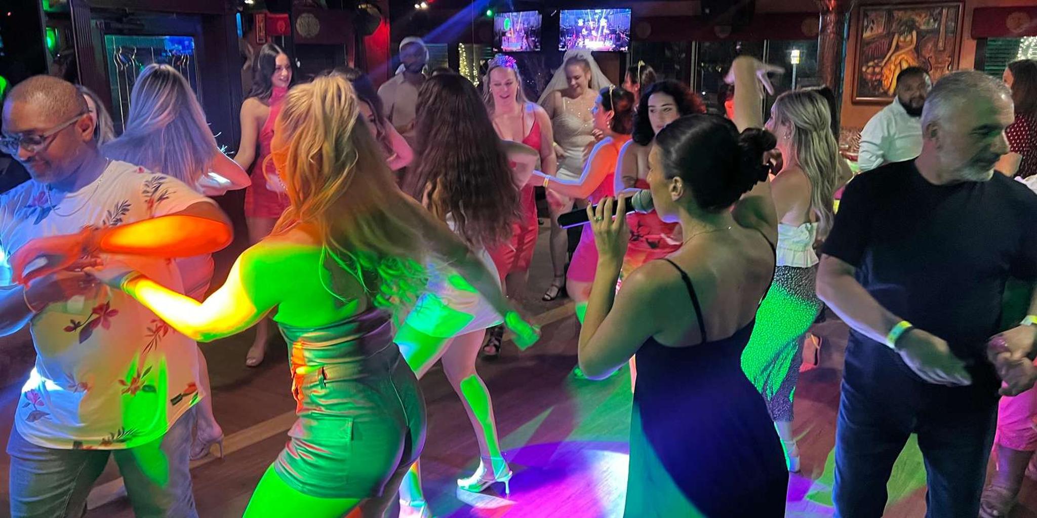 Miami Salsa Lessons with Mojitos and Live Music - Image 6