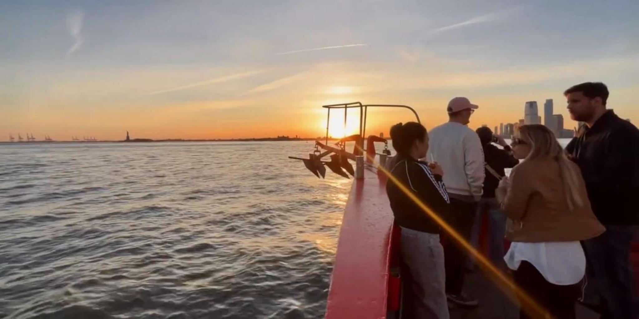 New York City Sunset Boat Tour - Image 3
