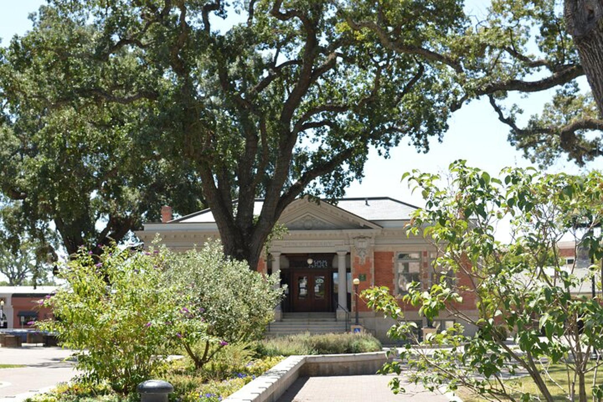 Paso Robles Scavenger Hunt Walking Tour - Image 3