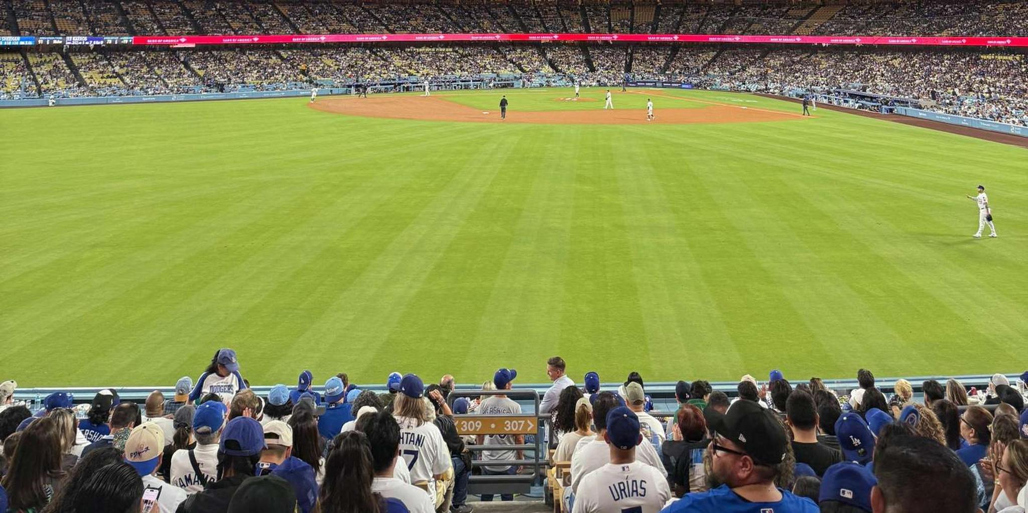 Los Angeles Dodgers Baseball Game at Dodger Stadium - Image 5