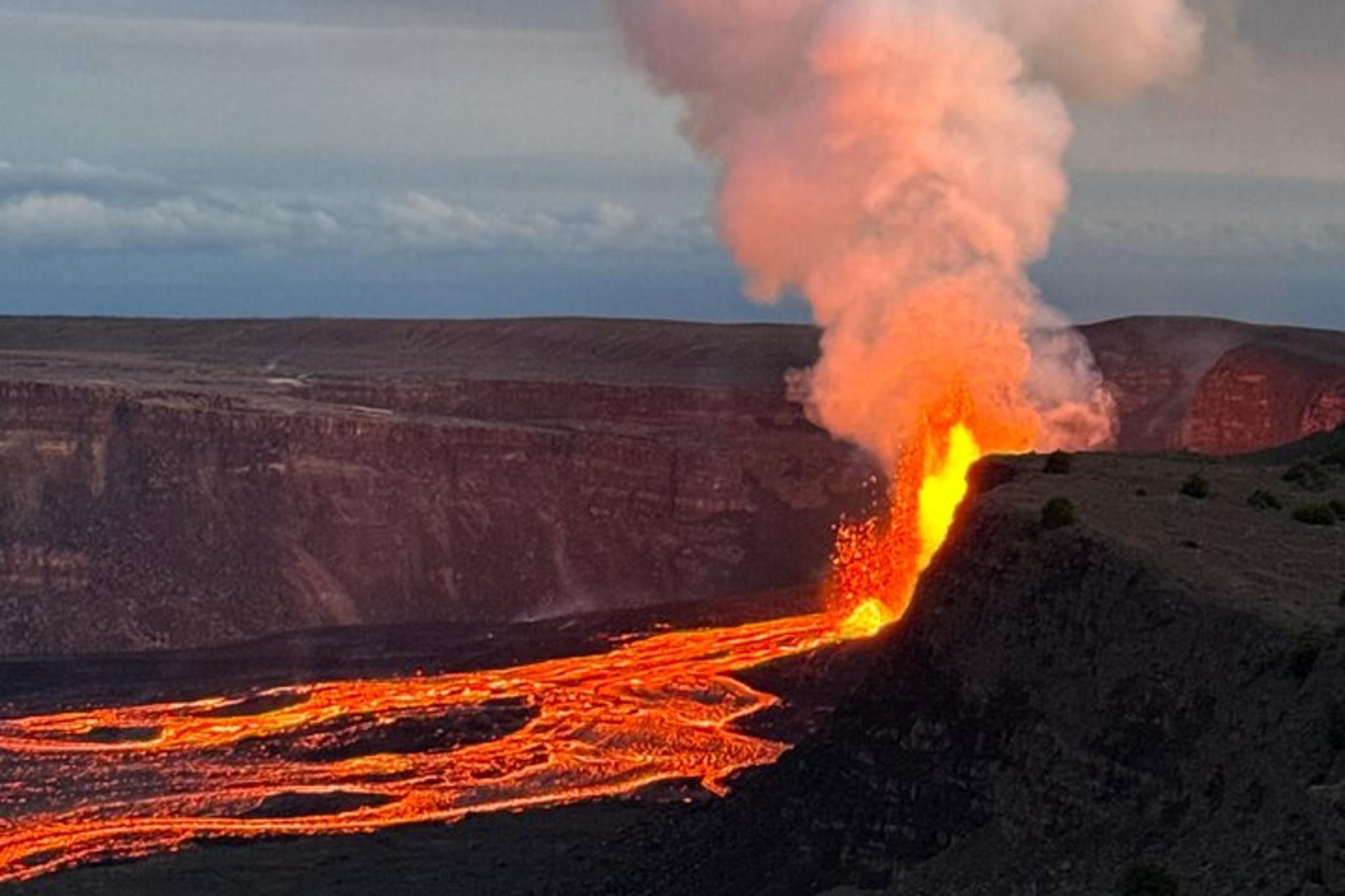 Hilo Waterfalls, Black Sand Beaches, and Volcano Tour