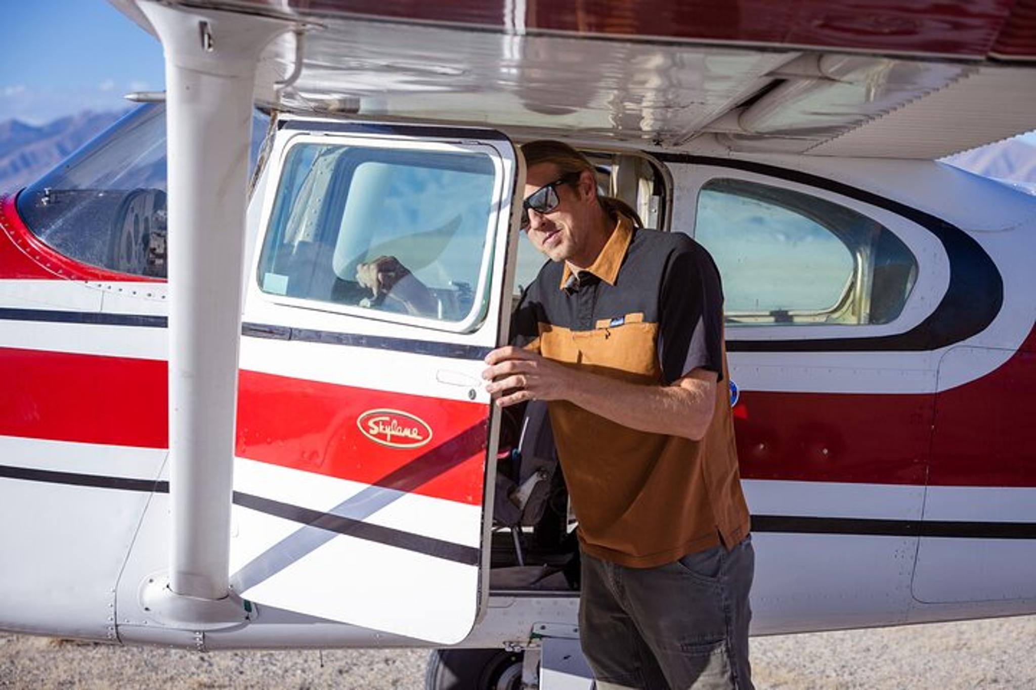 Salt Lake City Flying Tour Over Great Salt Lake - Image 3