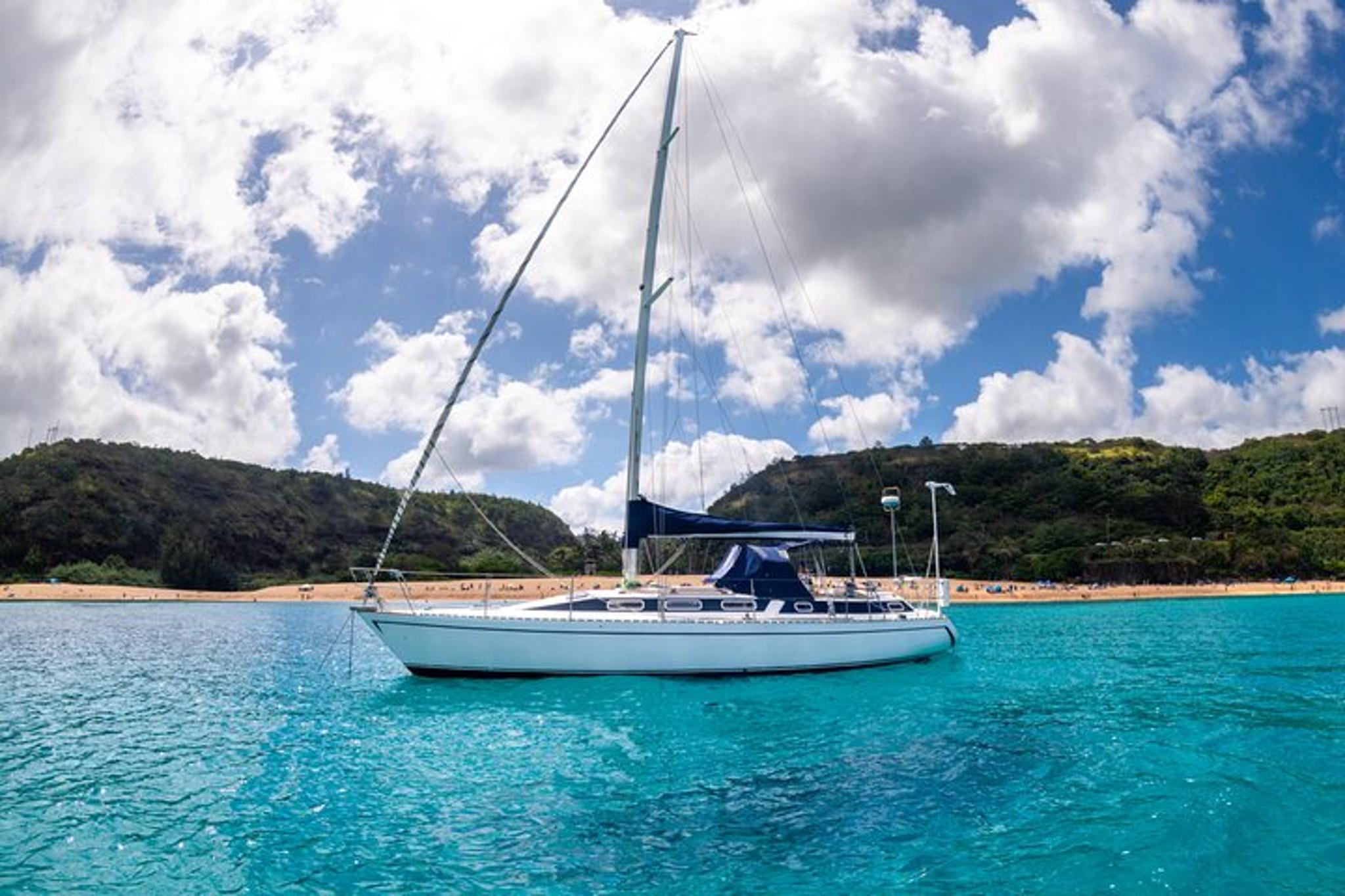 Honolulu Sailing Tour at Sunset - Image 4