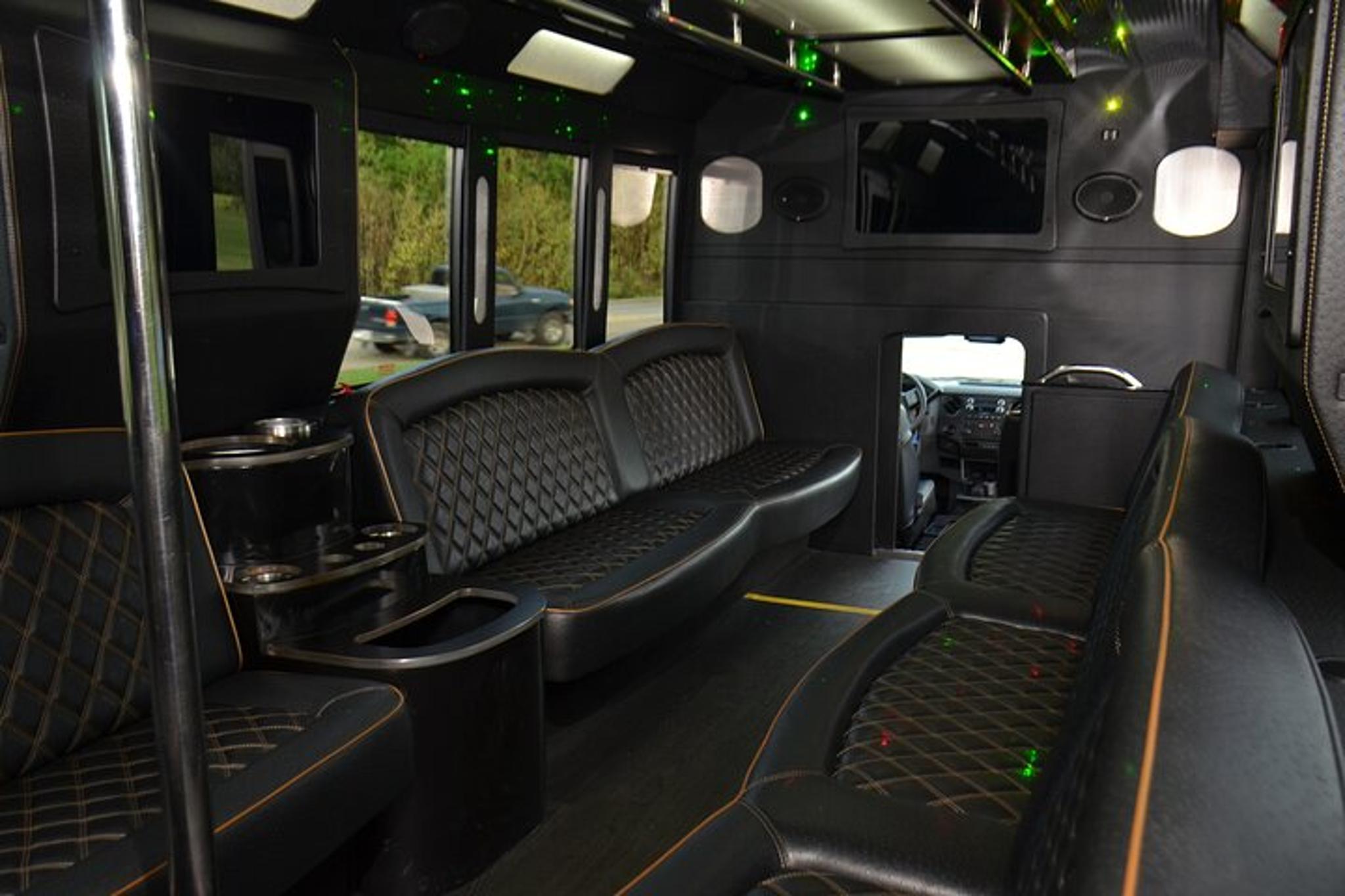 New Orleans Private Transfer to Downtown - Image 5