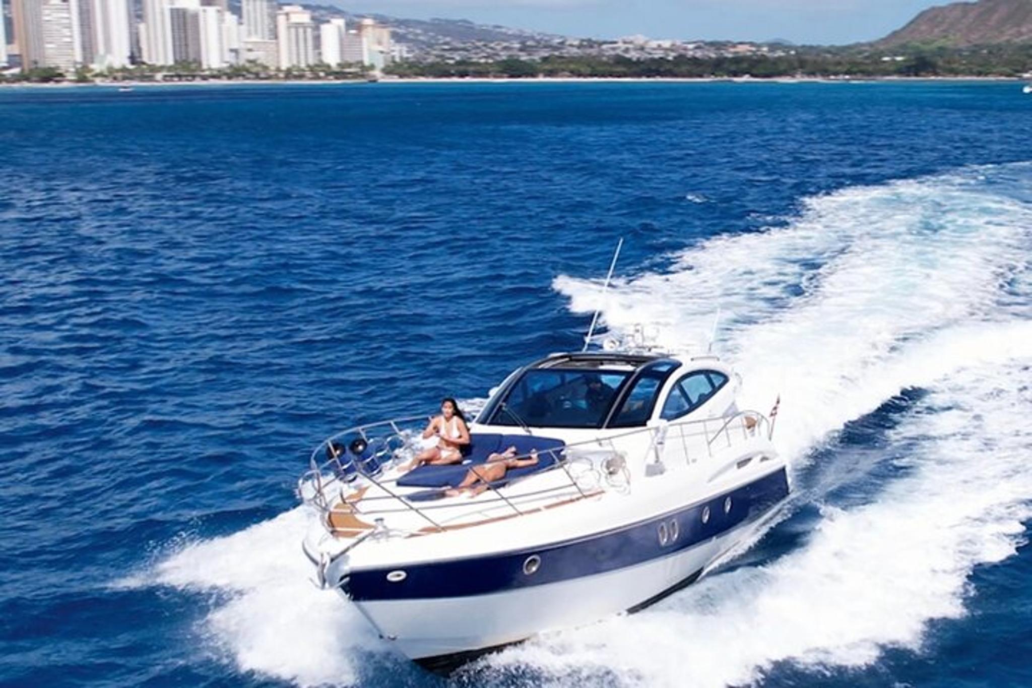 Waikiki Private Yacht Charter - Image 4
