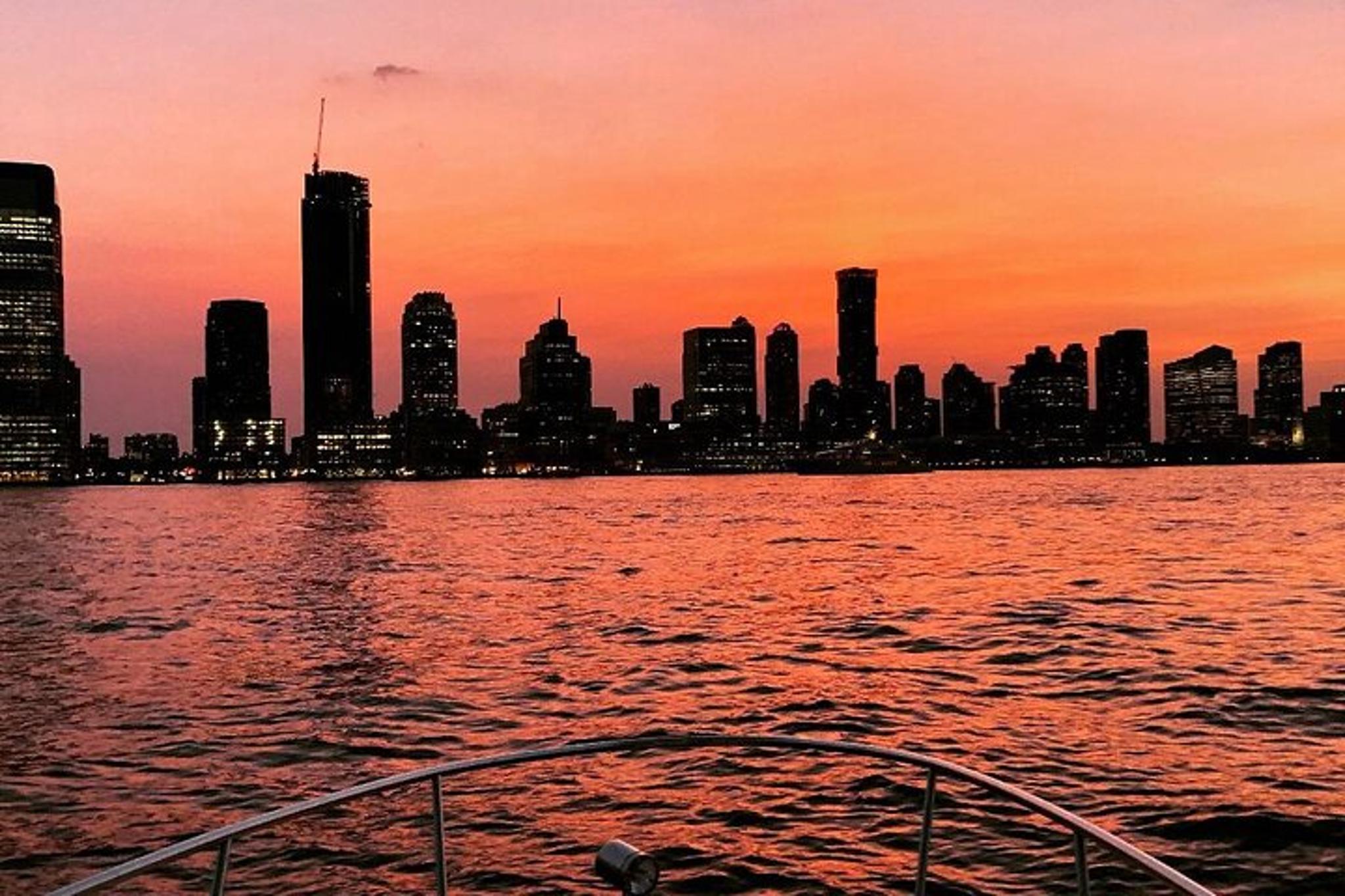 New York City Sunset Boat Tour - Image 3