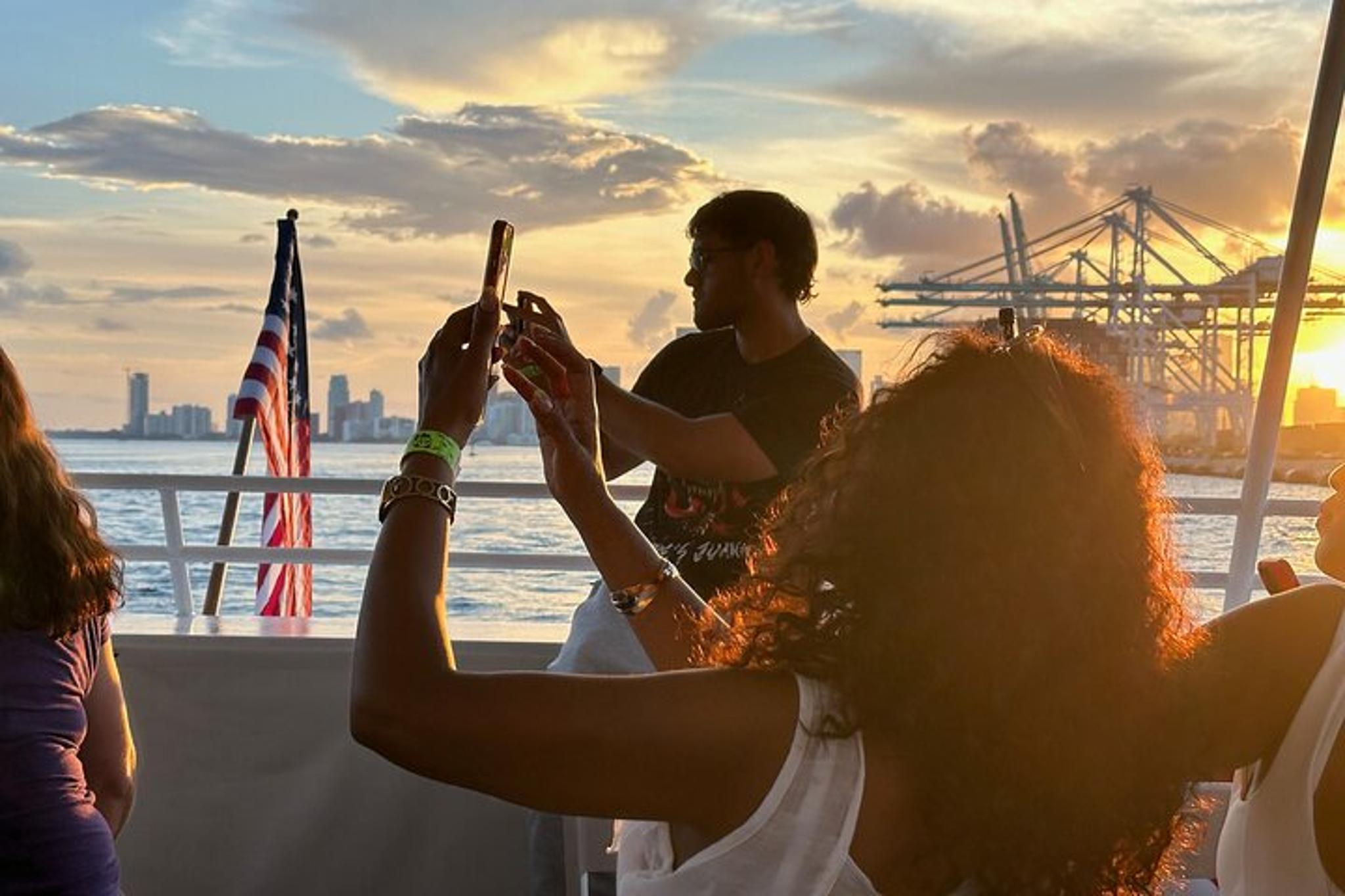 Miami Skyline Champagne Cruise - Image 4