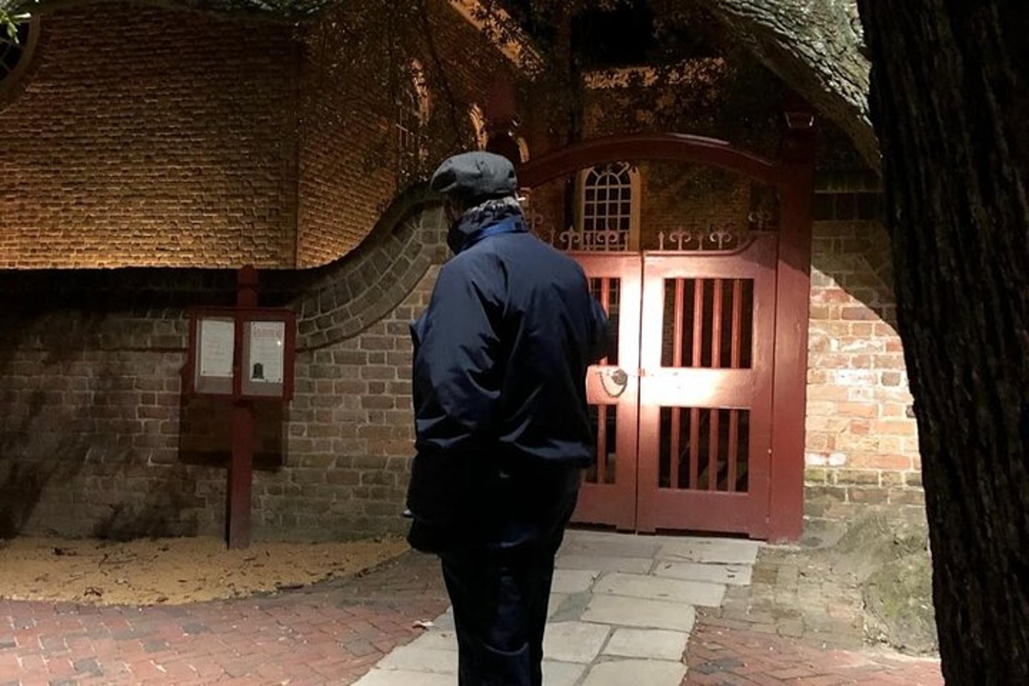 Williamsburg Ghost Tour Haunted Pub Crawl - Image 6