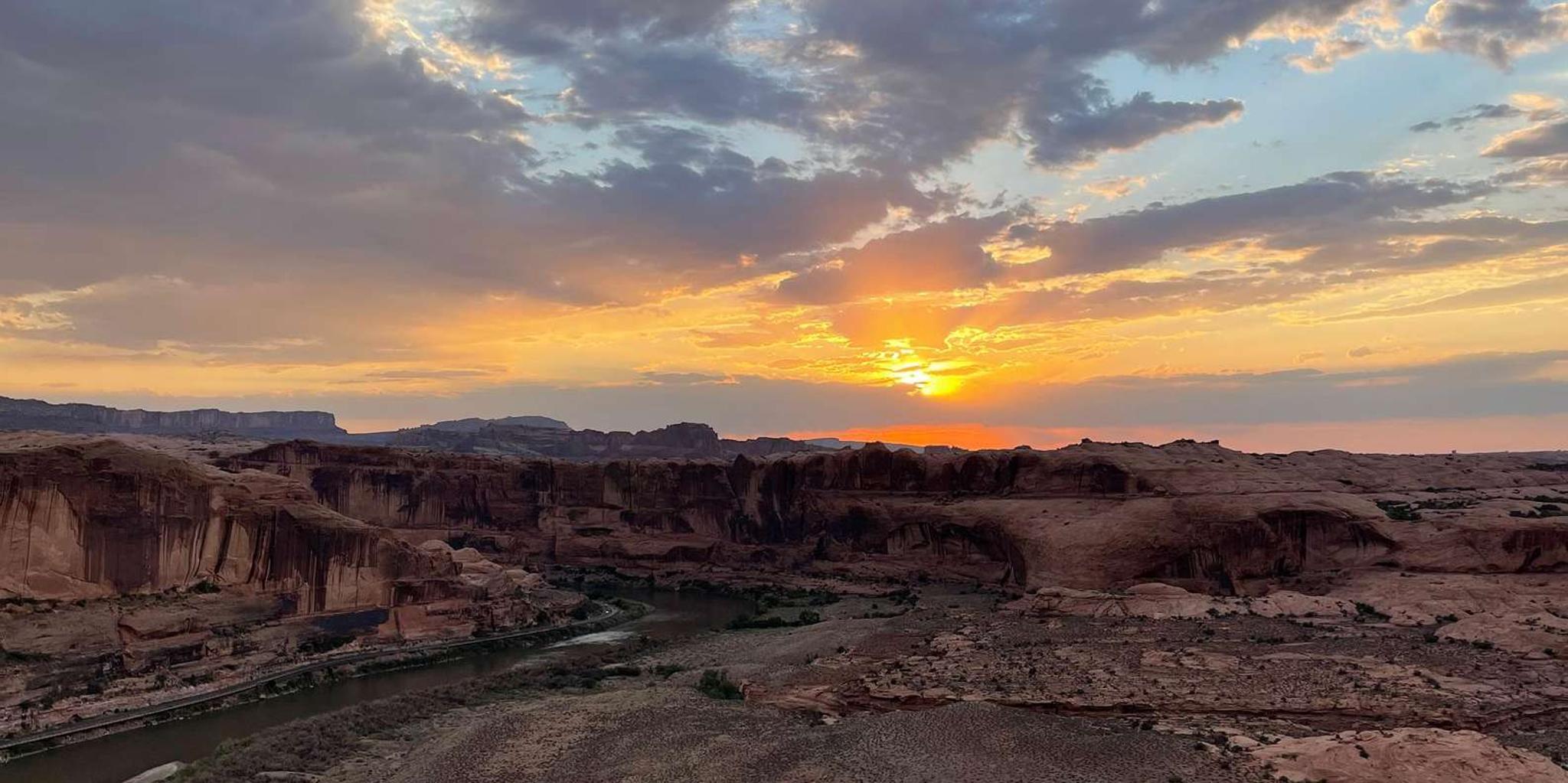 Moab Jeep Tour on Hell's Revenge Trail - Image 6