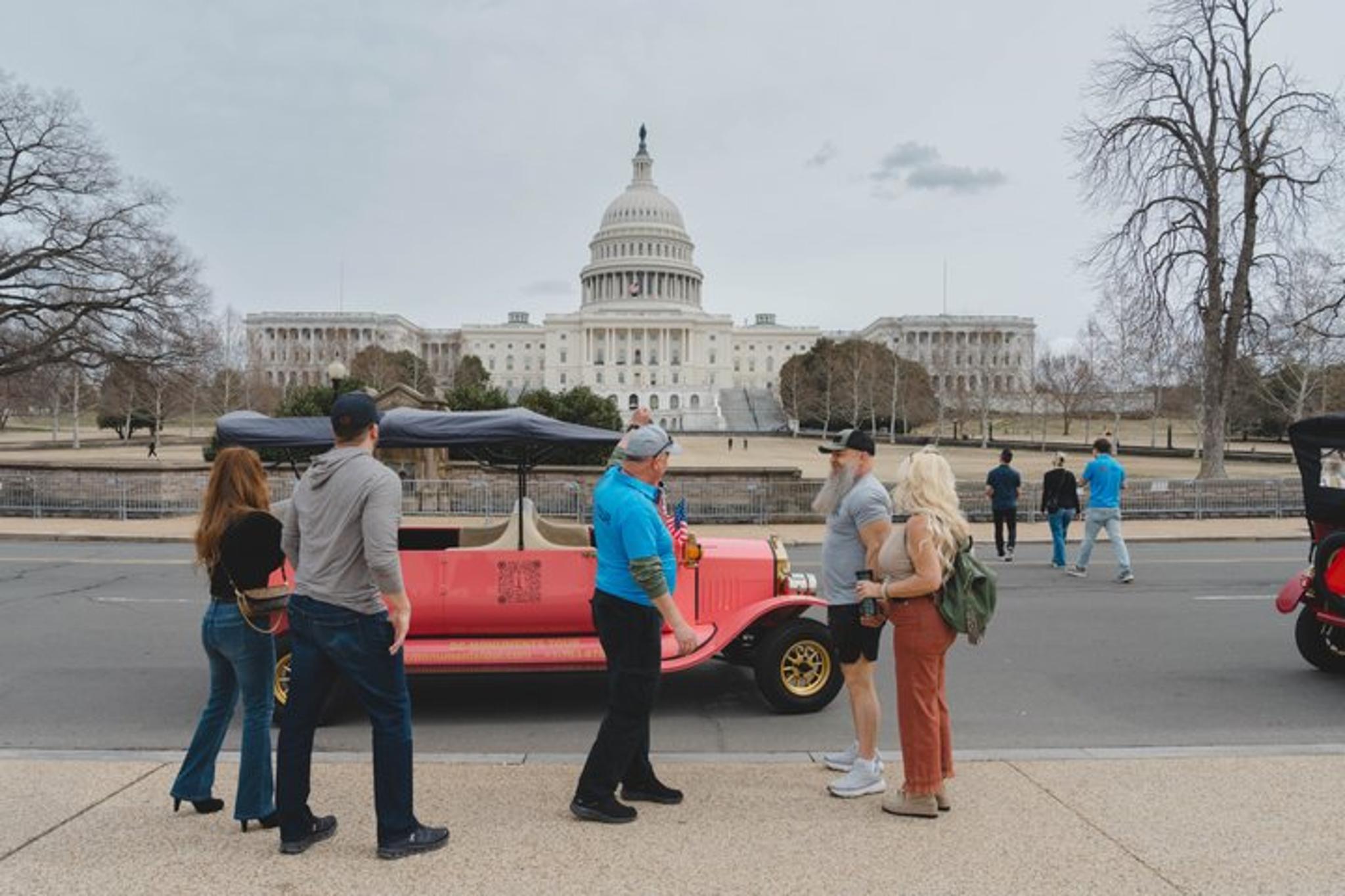 Washington DC Moonlight Tour by E-Cart or Vintage Car - Image 6