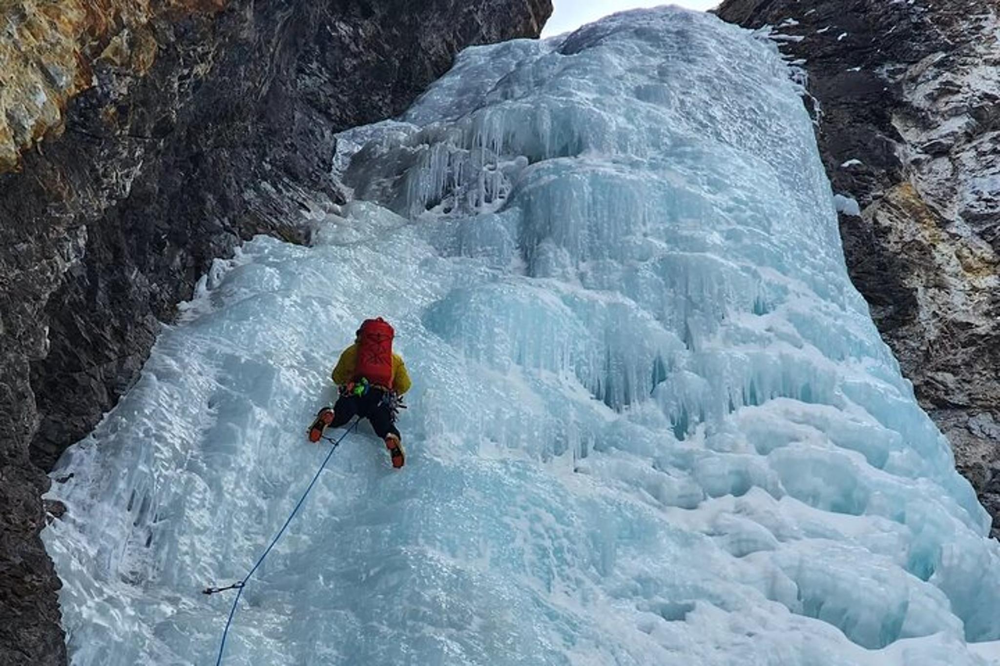 Ouray Ice Climbing Adventure - Image 4