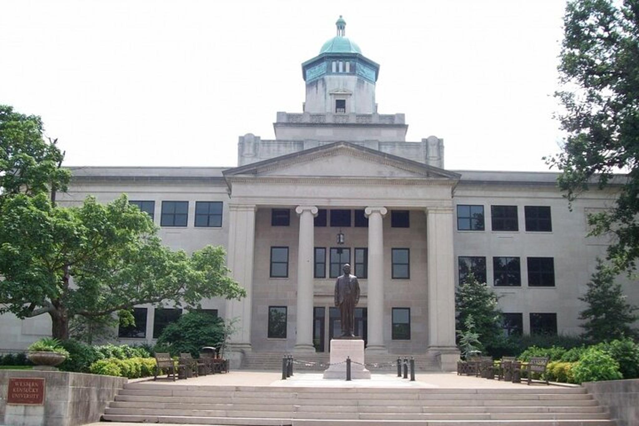 Bowling Green Scavenger Hunt Adventure - Image 4