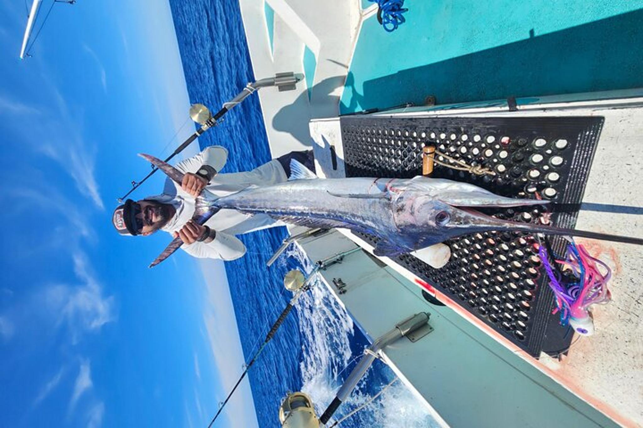 Oahu Deep Sea Fishing - Image 3