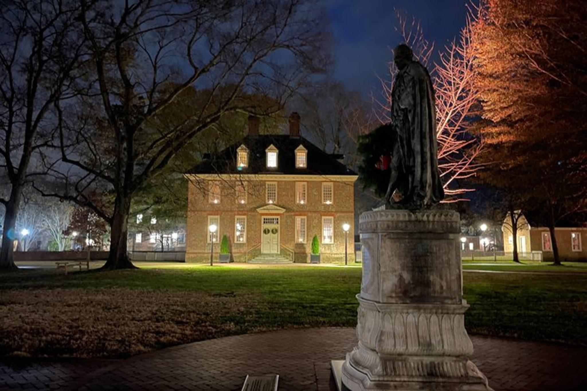 Williamsburg Ghost Tour at Night 90 Min