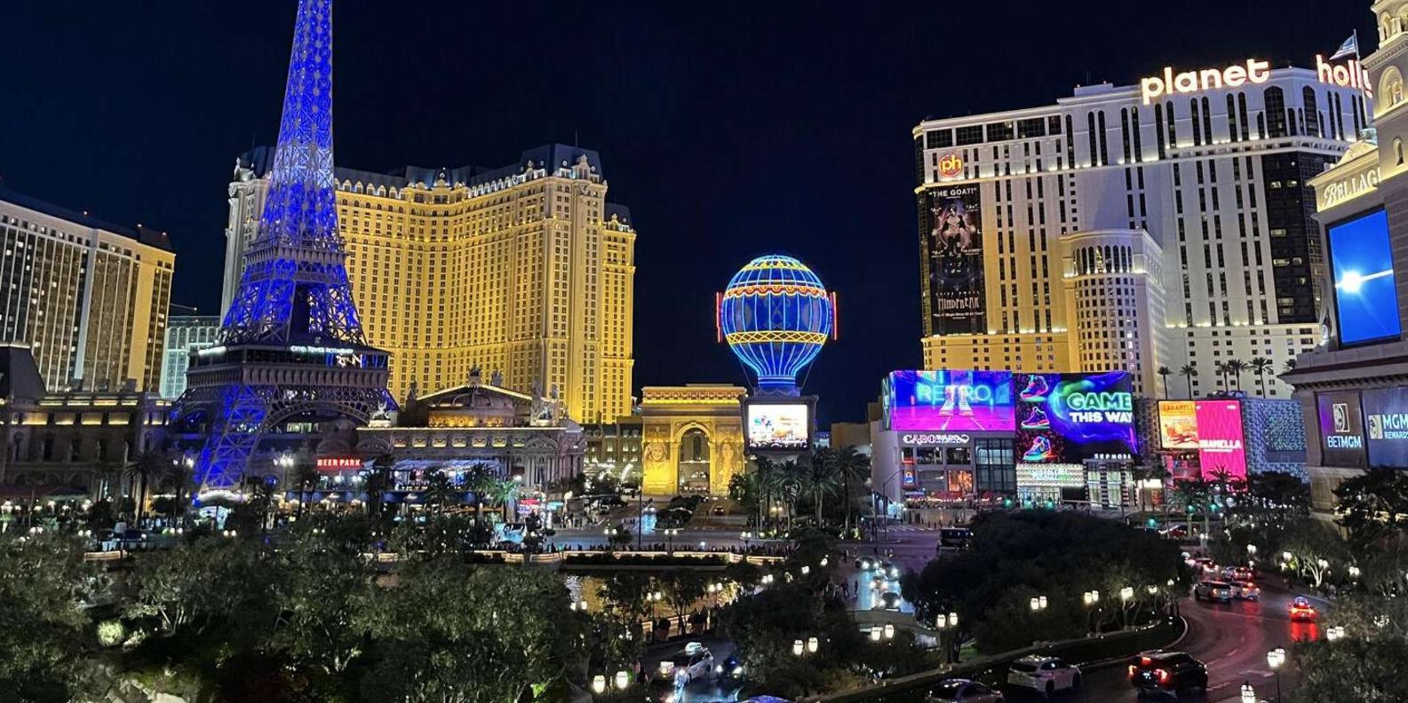 Las Vegas Night Tour in a Mercedes Sprinter Limo - Image 3