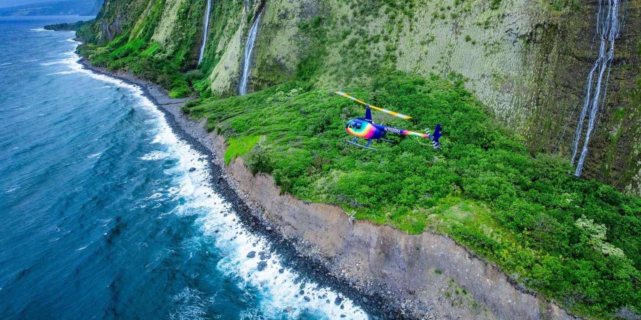 Kailua-Kona Helicopter Tour of Volcanoes and Waterfalls - Image 6
