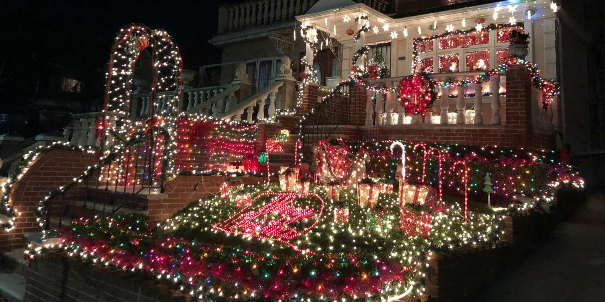 New York City Dyker Heights Christmas Lights Tour