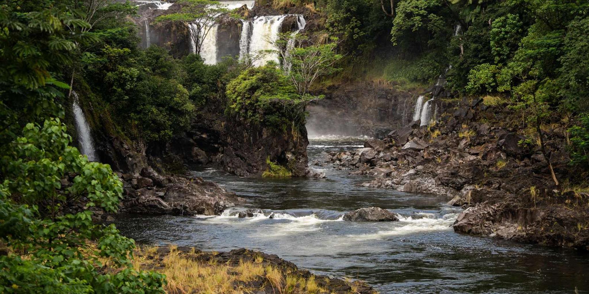 Hilo Waterfalls and Volcanoes Tour - Image 2