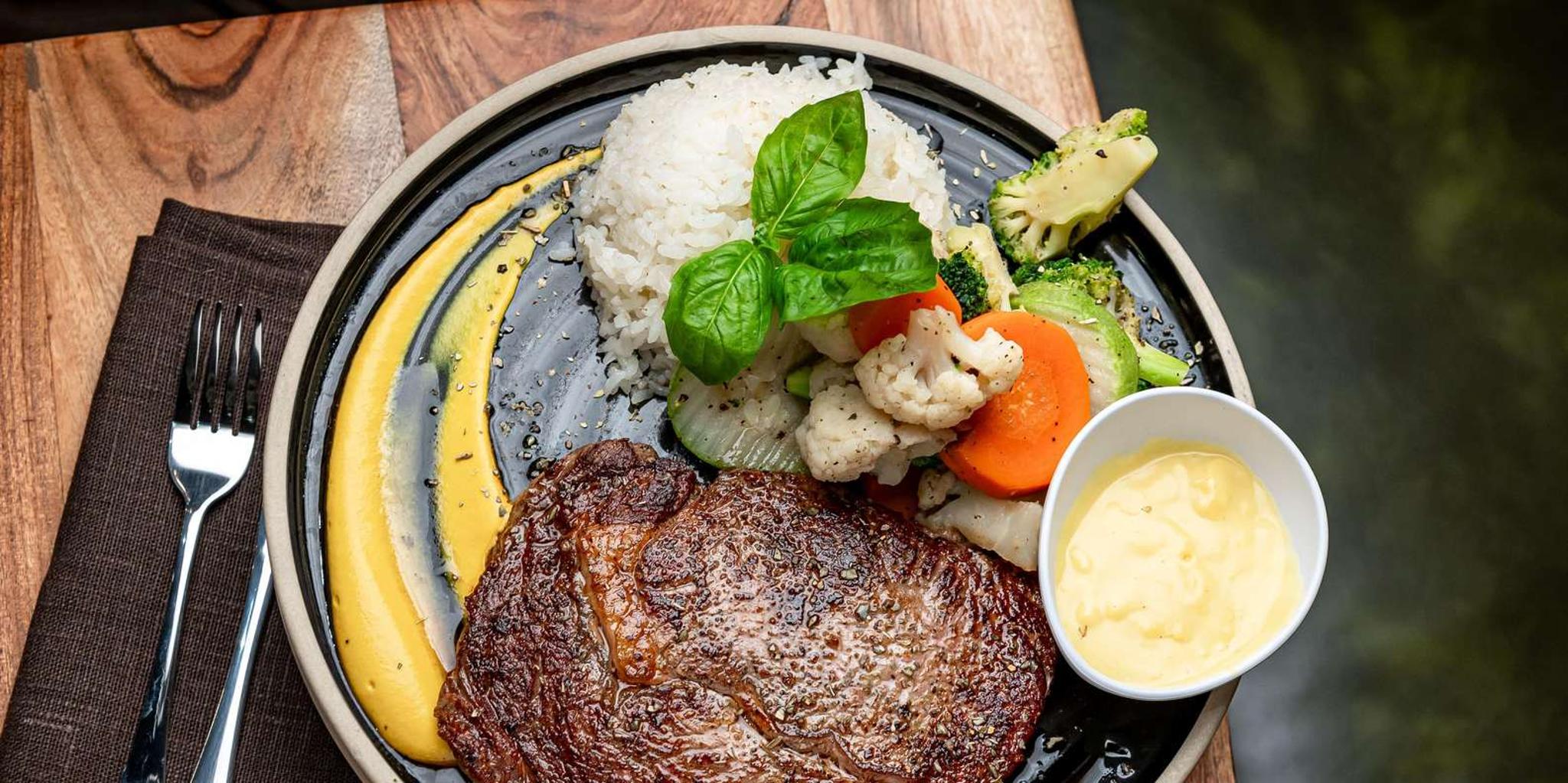 New York Romantic Dining Experience at Central Park Café - Image 5