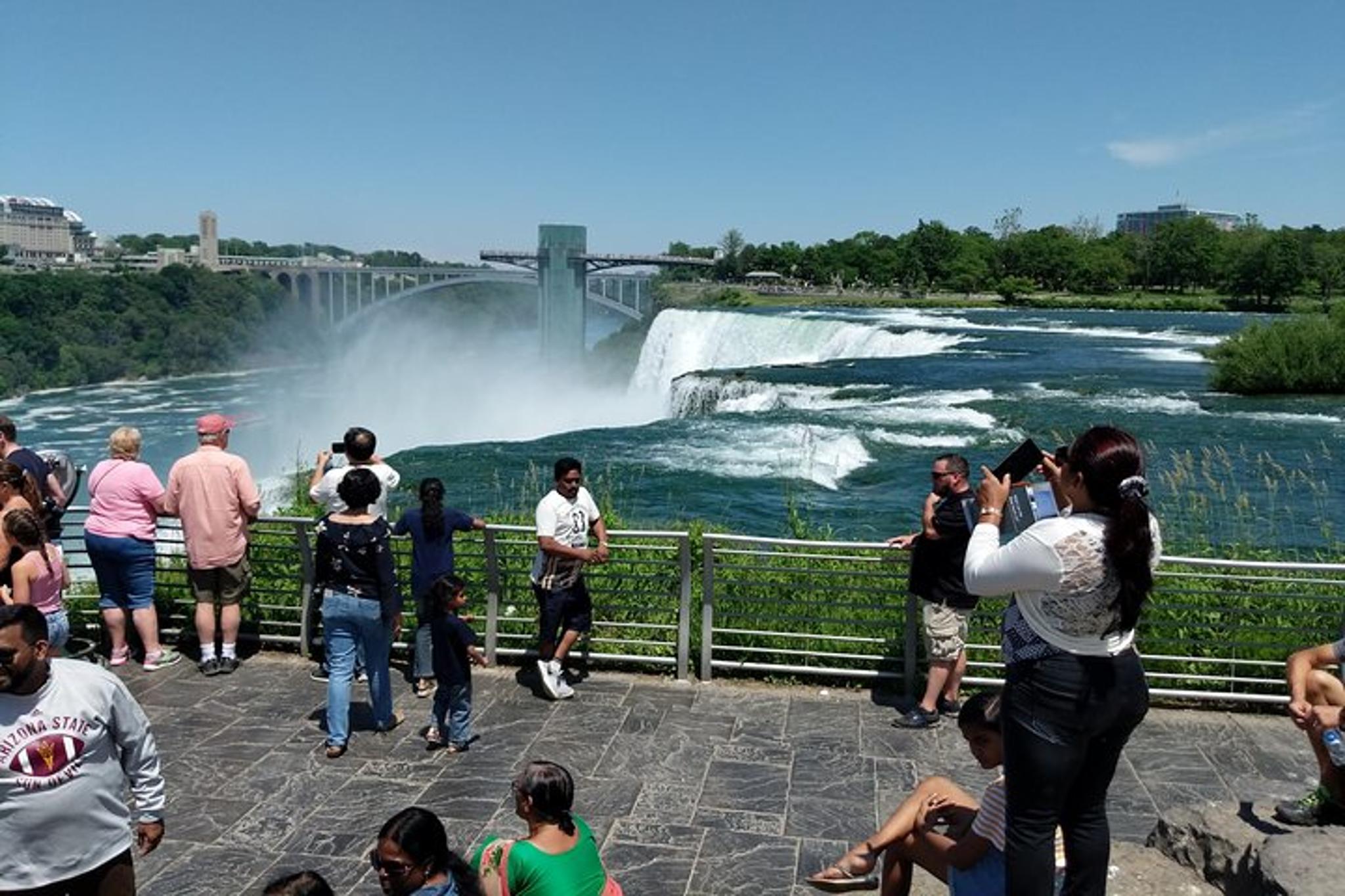 Niagara Falls Boat Ride and Tour - Image 3