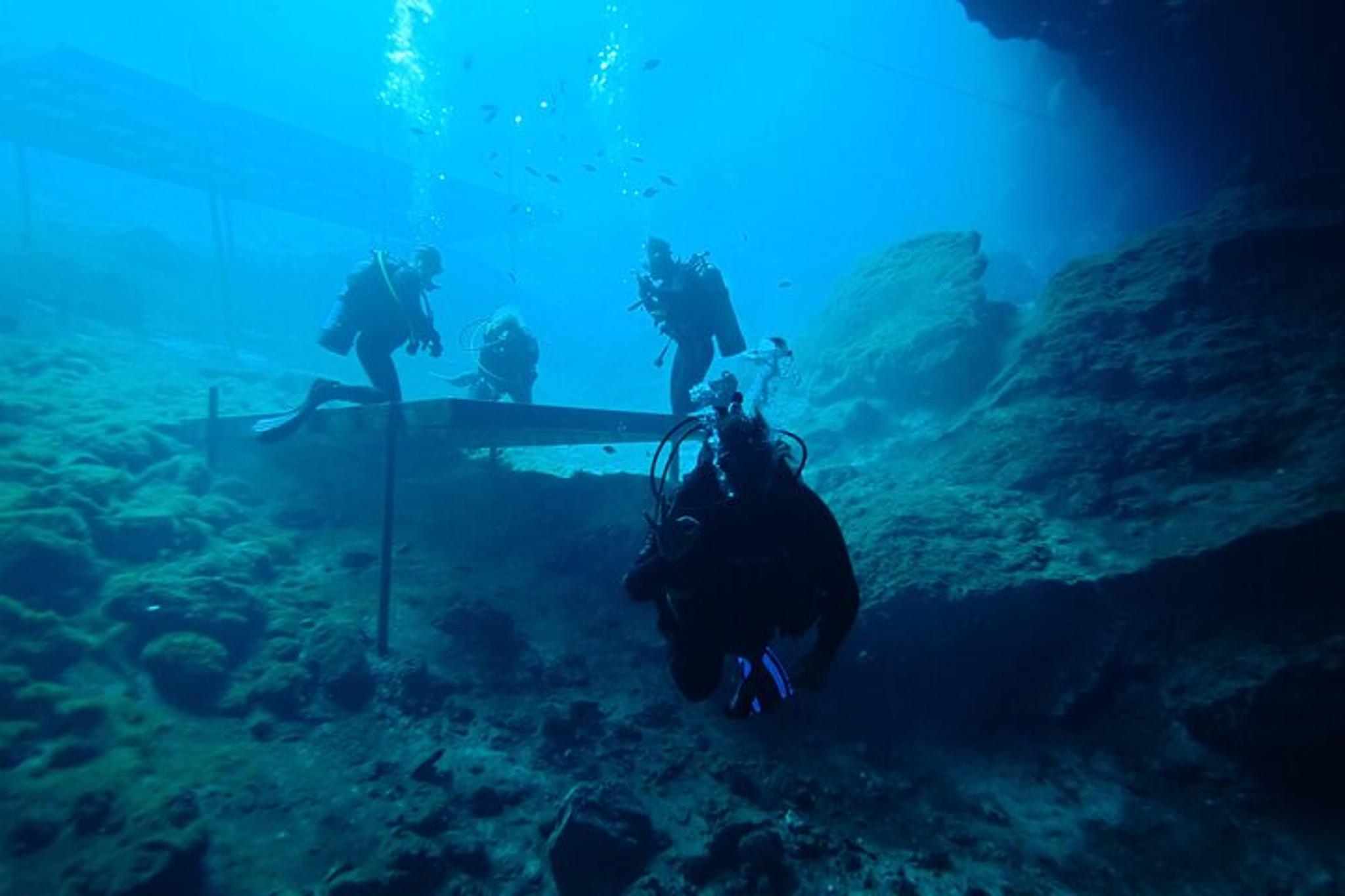 Blue Grotto Scuba Dive in Kings Bay