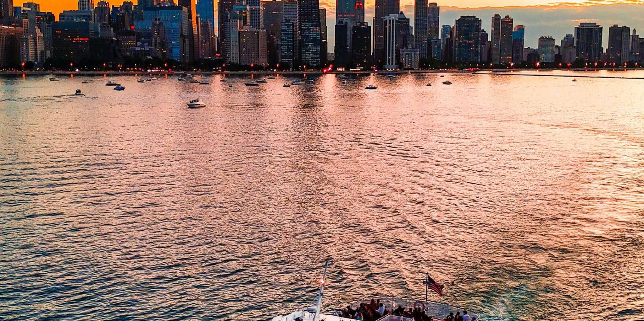 Chicago Lake Michigan Skyline Cruise - Image 4