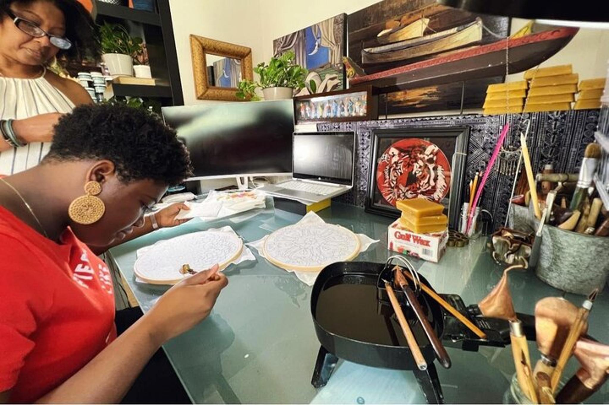 Miami Batik Art Experience with Malaysian Artist - Image 6