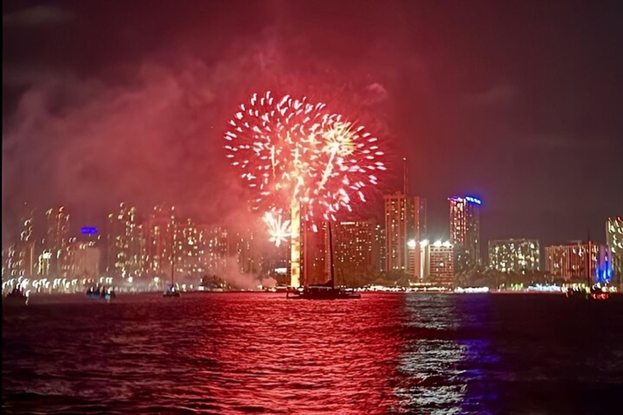 Waikiki Beach Catamaran Fireworks Tour - Image 5