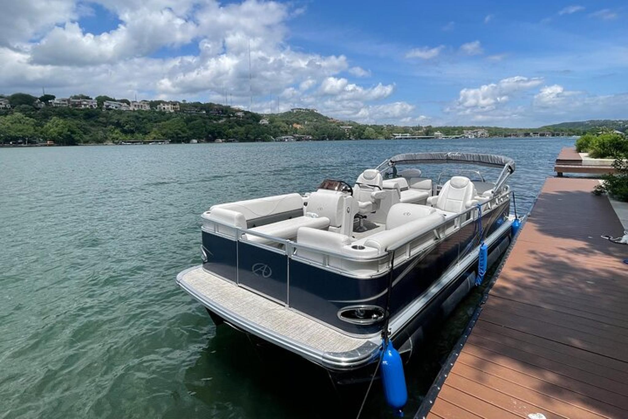 Austin Pontoon Boat Cruise - Image 1