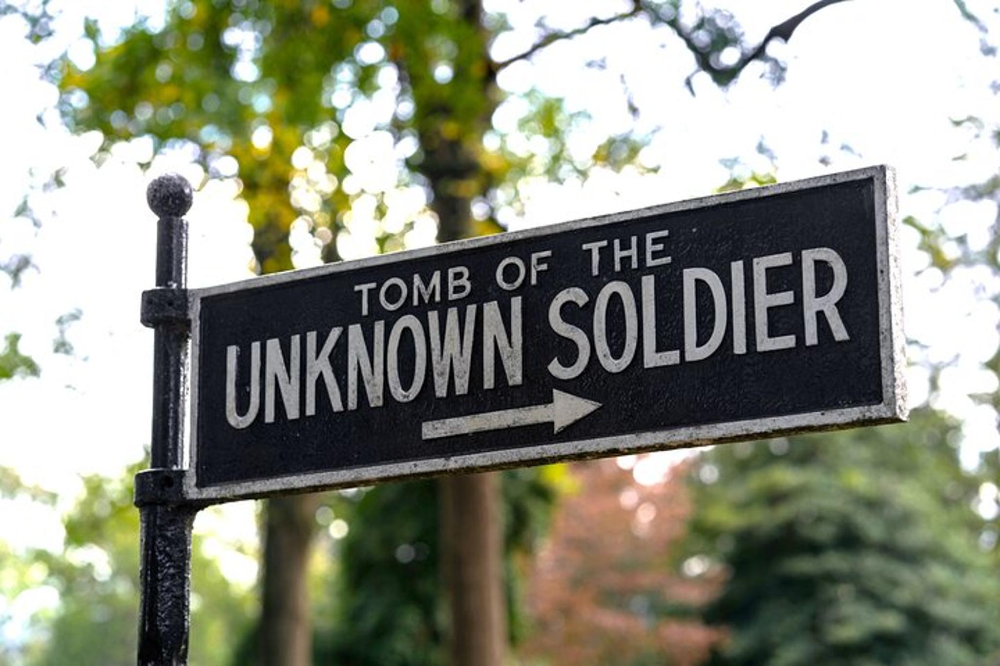 Washington DC National Mall Bus Tour with Arlington Cemetery Walk - Image 3