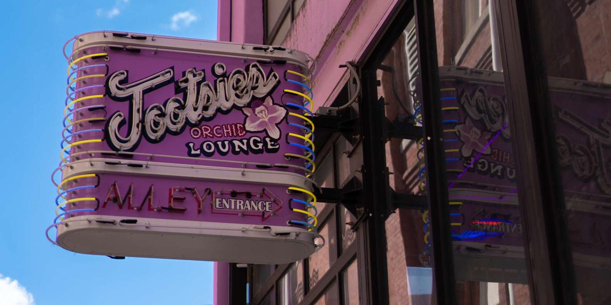 Nashville Walking Sightseeing and Pub Crawl - Image 4