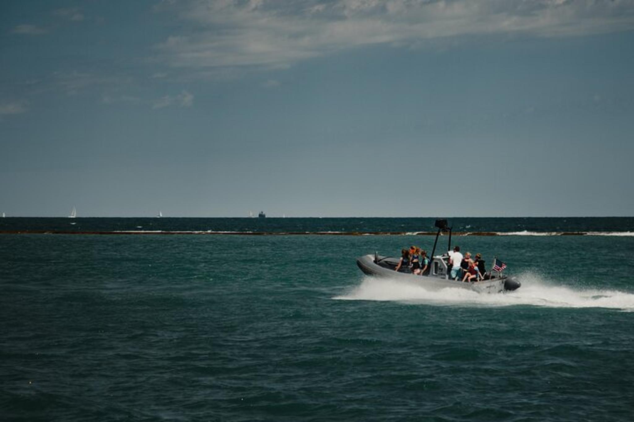 Chicago Shoreline Adventure Boat Tour - Image 3