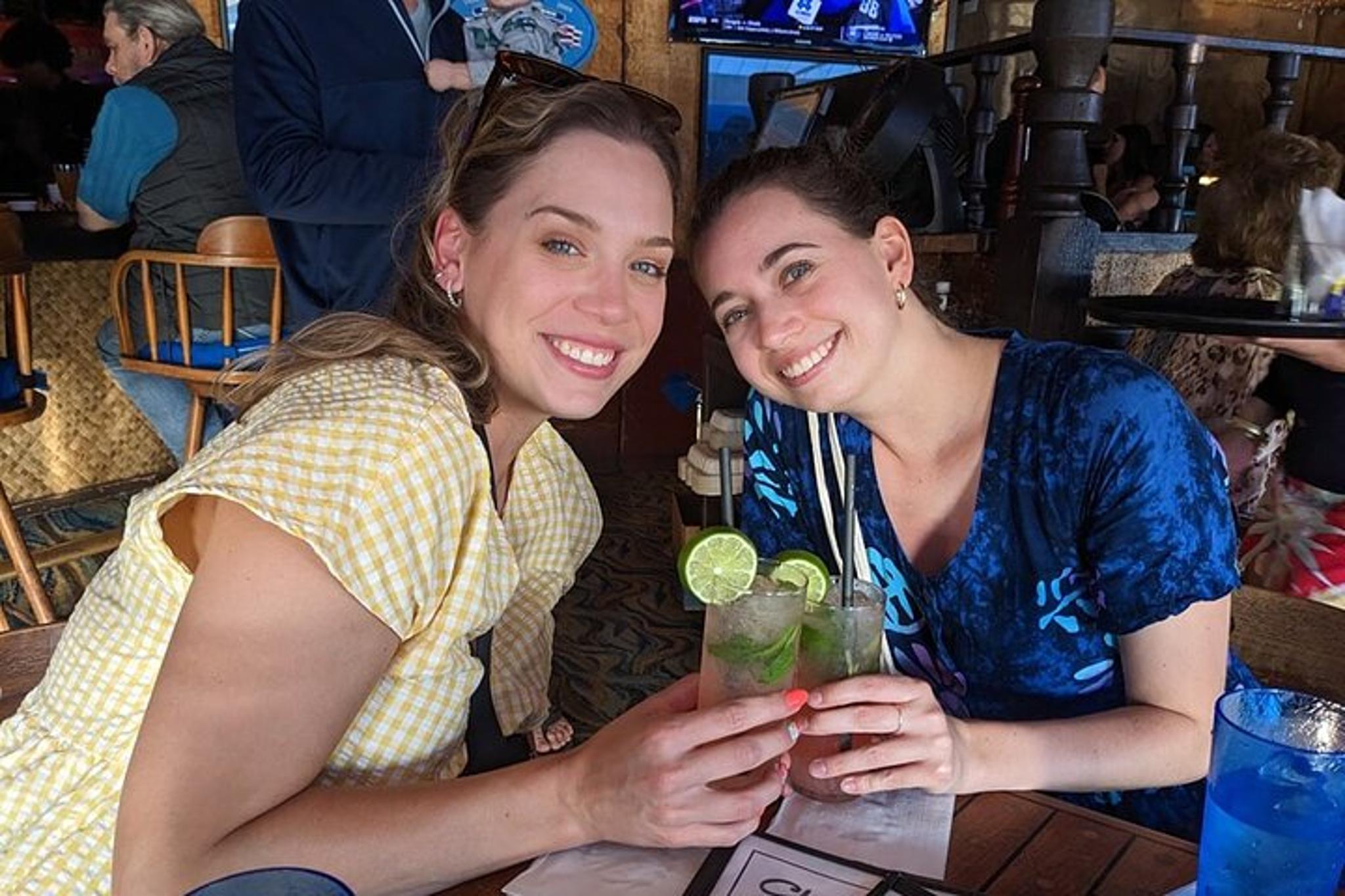 Honolulu Pub Crawl with Hidden History 2 hr - Image 2