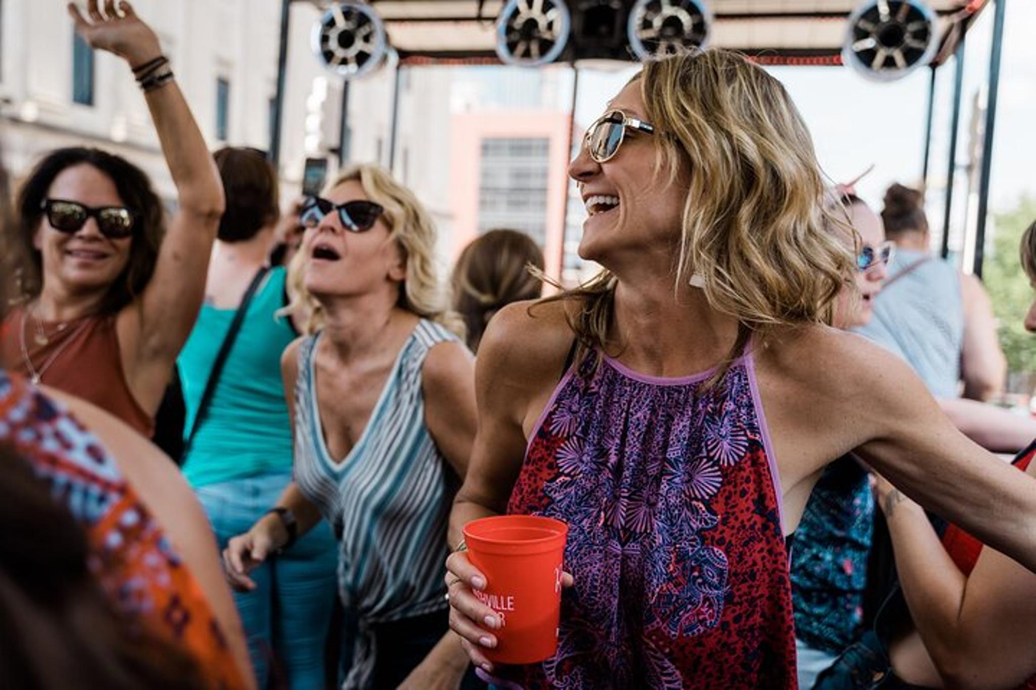 Nashville Party Tractor Tour 90 Min - Image 4