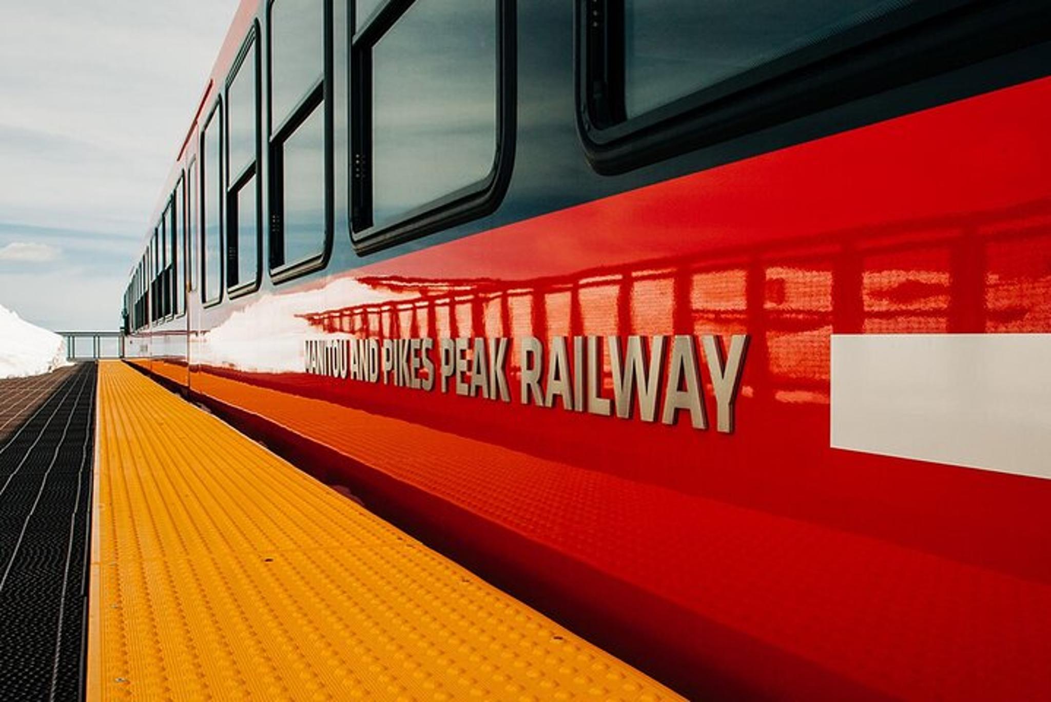 Denver Pikes Peak COG Railway & Garden of the Gods Tour