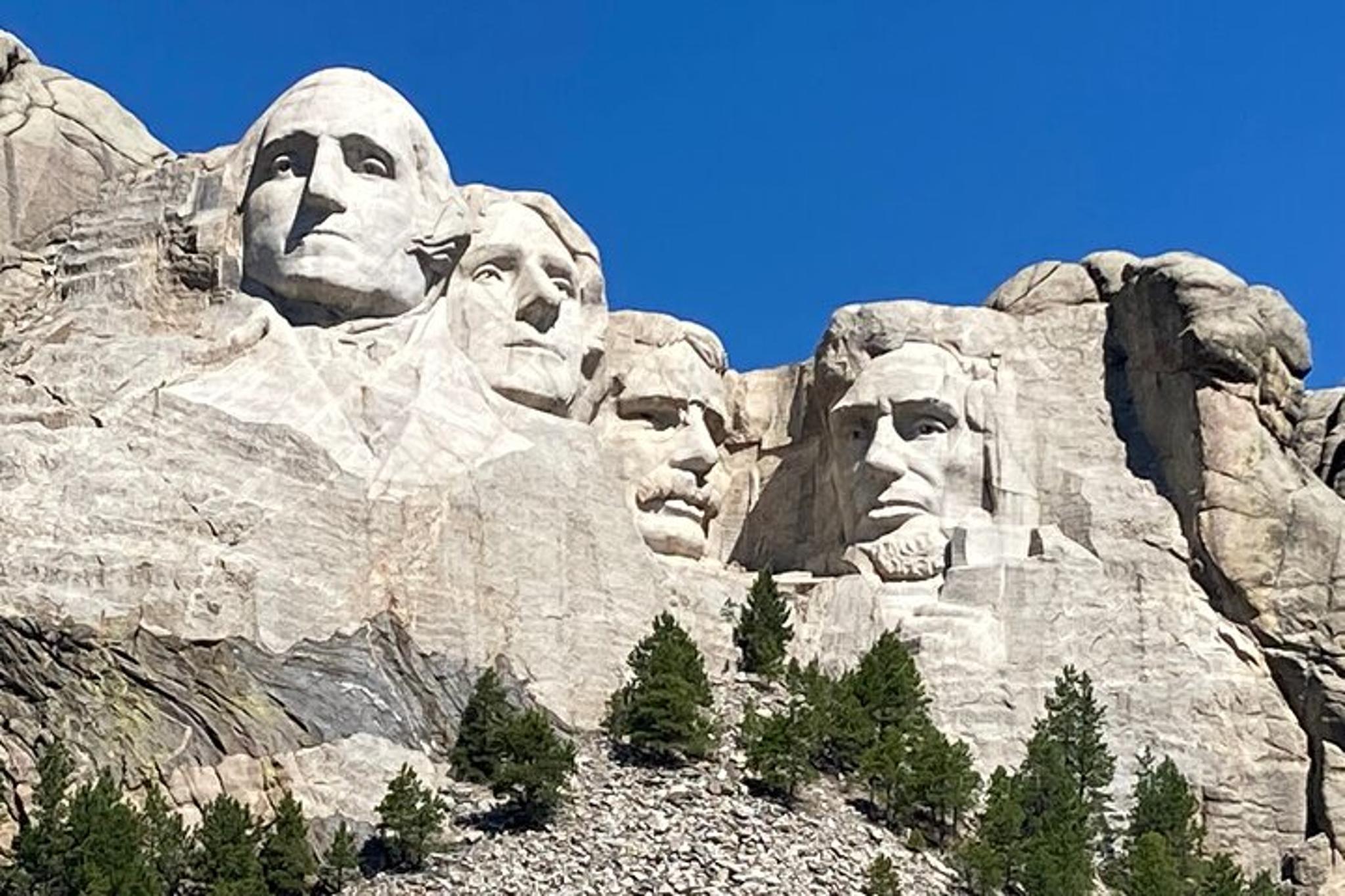 Keystone Mount Rushmore Expedition Tour 10 hr - Image 2