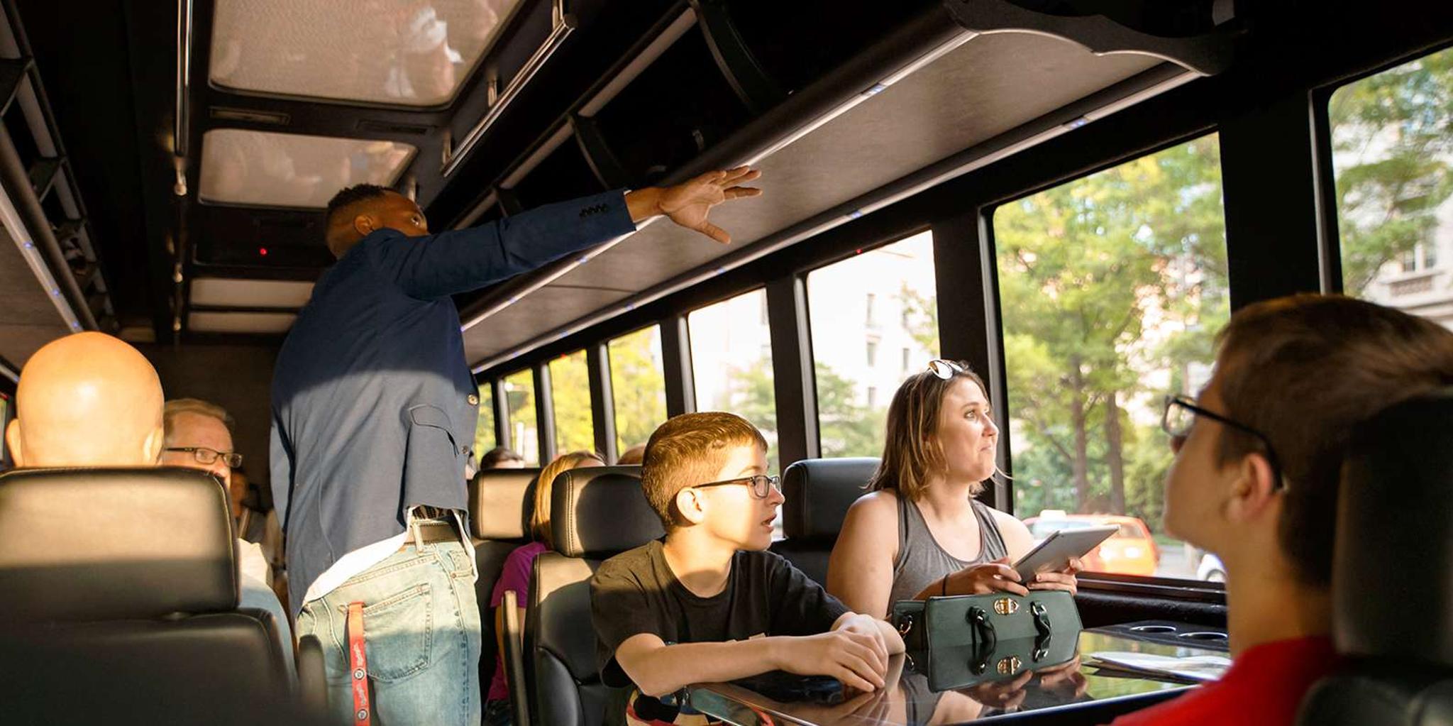 Washington DC Cherry Blossom Bus Tour with Tidal Basin Walk - Image 6