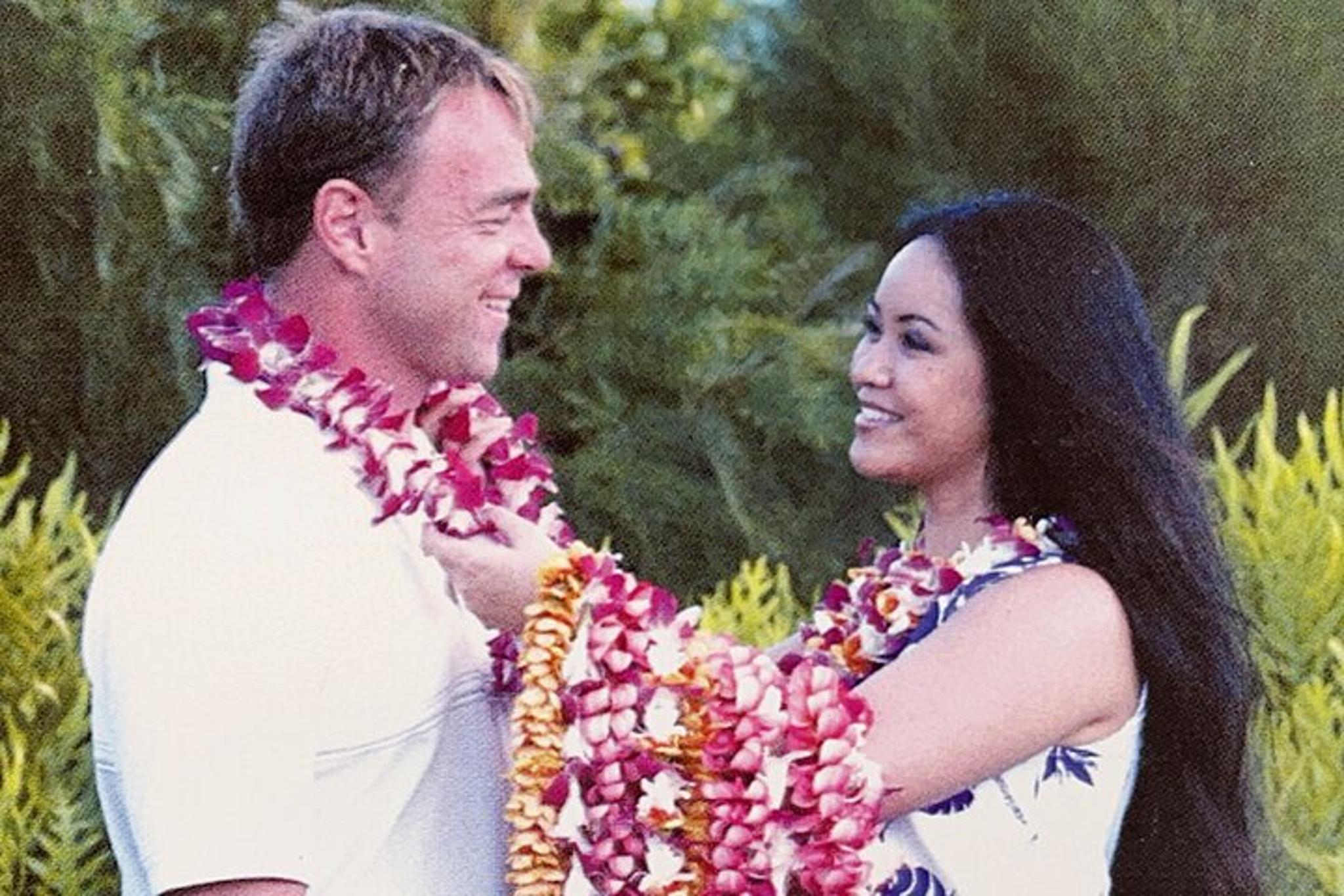 Maui Airport Candy Lei Greeting - Image 4