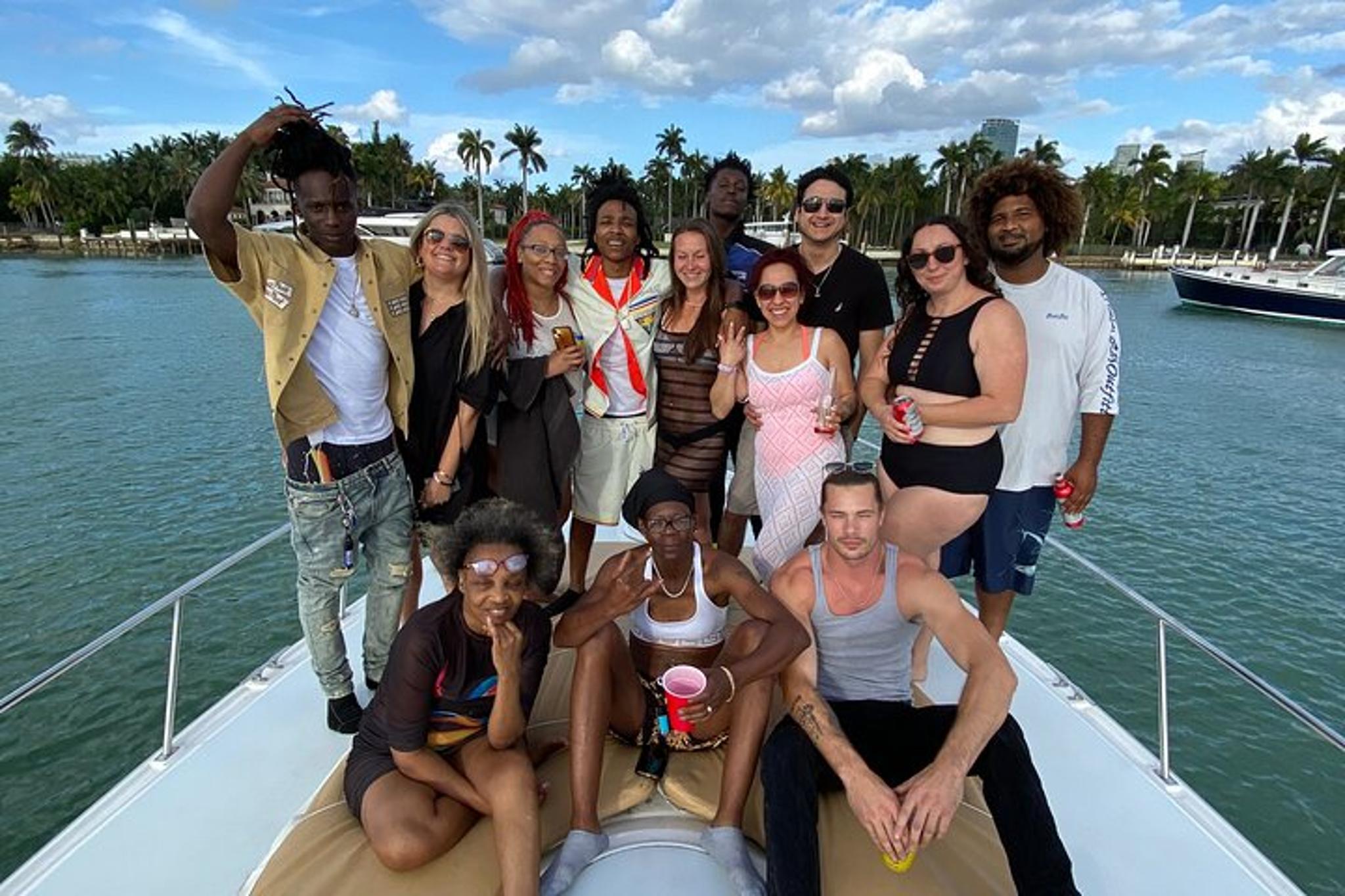 Miami Yacht Tour of Star Island Mansions - Image 5