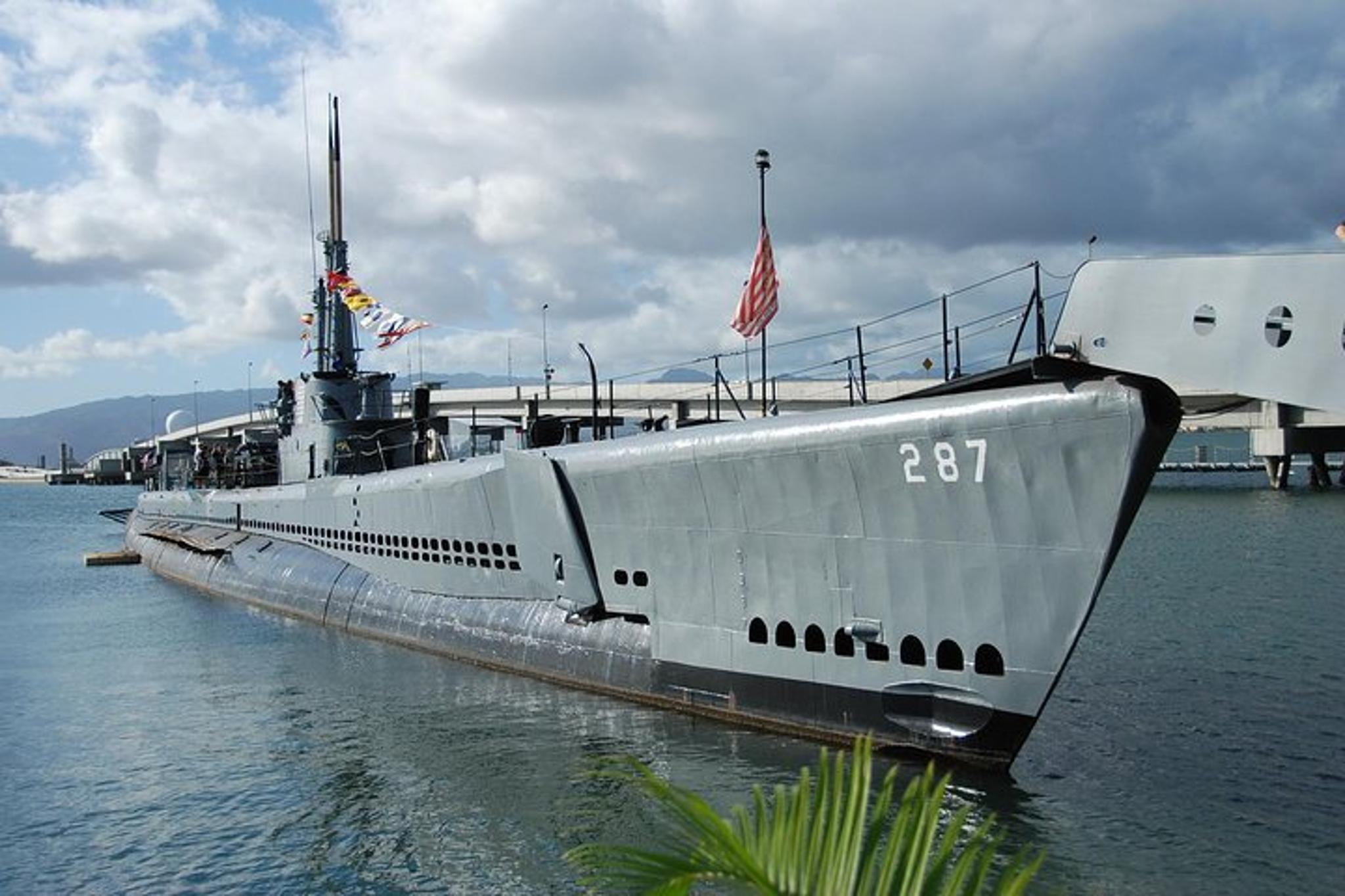 Honolulu Pearl Harbor Tour with Submarine Access - Image 4