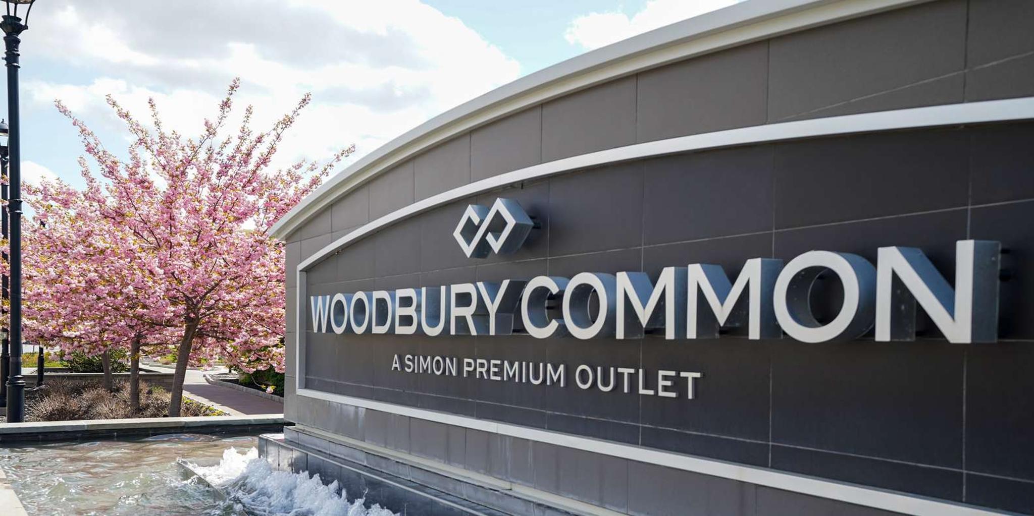 New York Woodbury Common Shopping Tour
