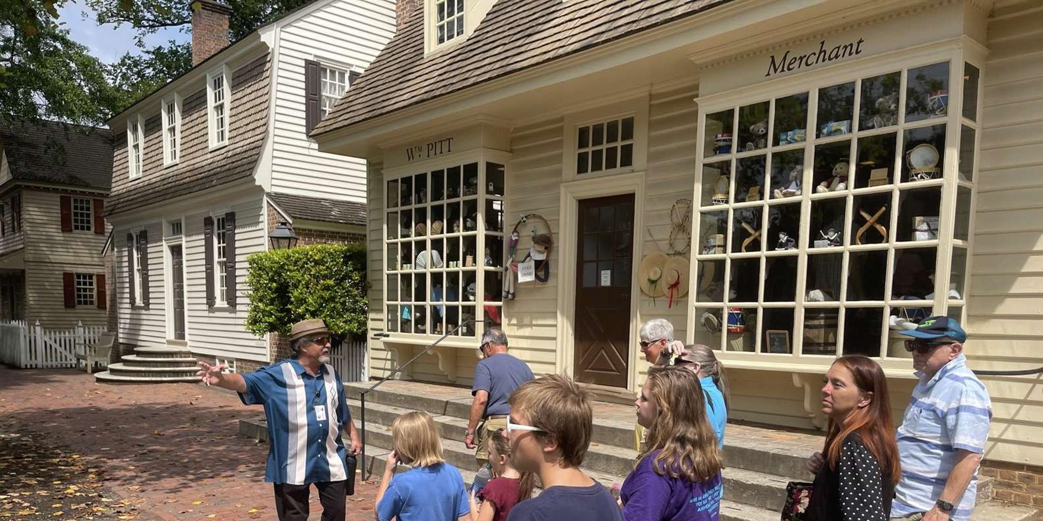 Williamsburg Christmas Walking Tour - Image 4