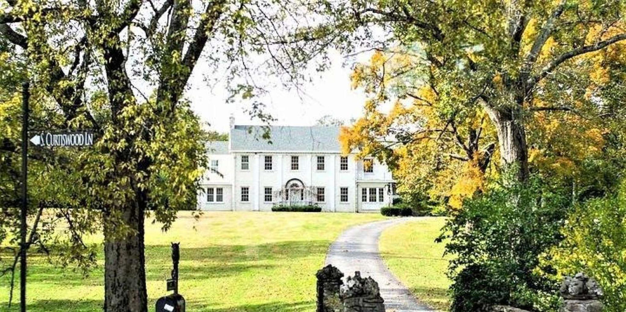 Nashville Homes of the Stars Bus Tour - Image 4