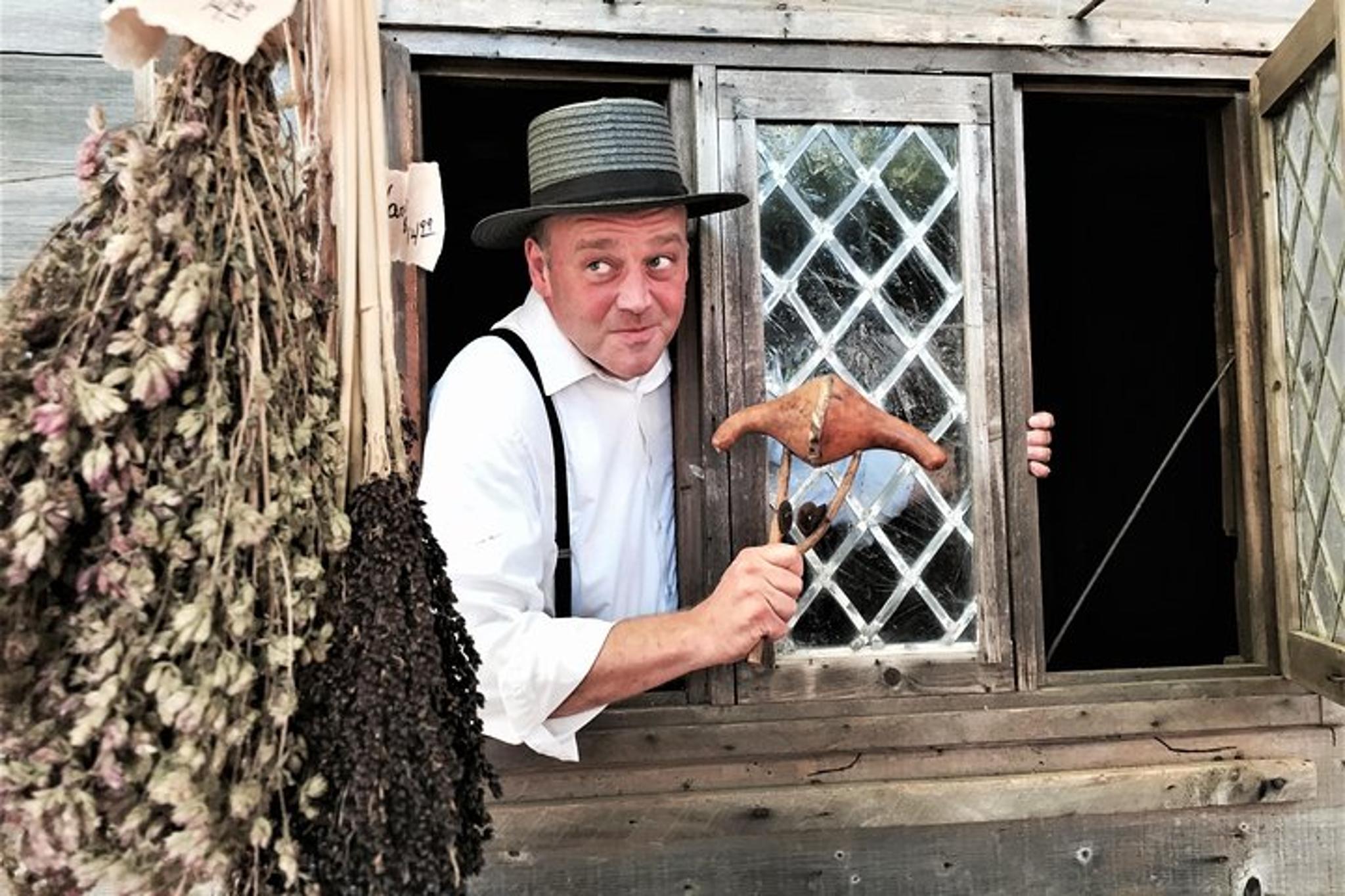 Salem History & Sightseeing Walking Tour 2.5 Hr - Image 2