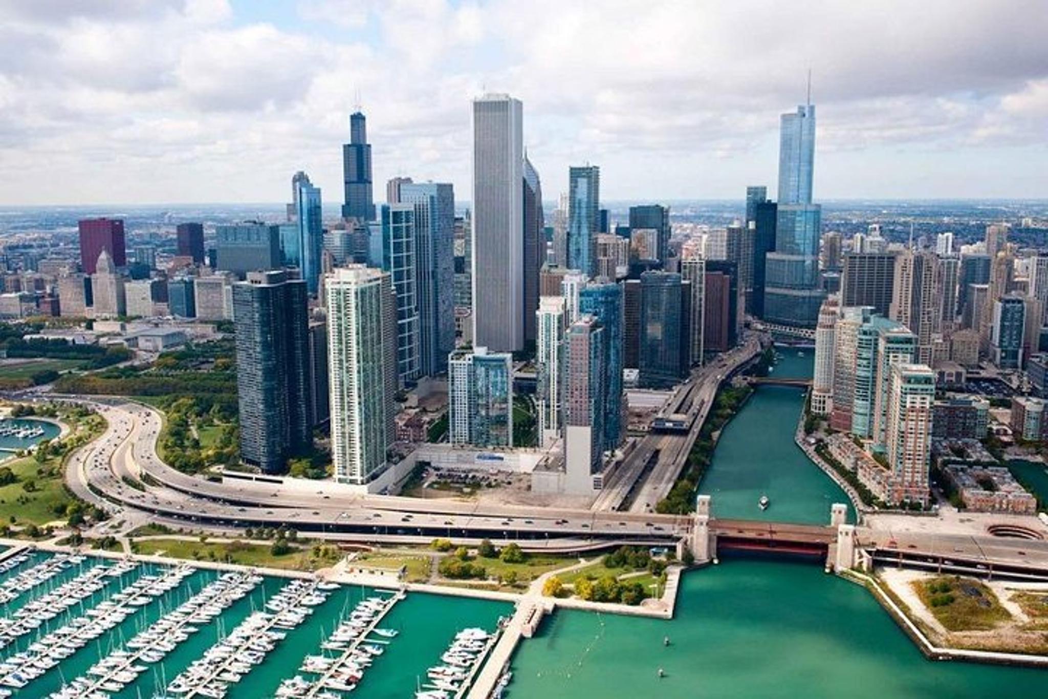 Chicago Airport Transfer Business Car - Image 3