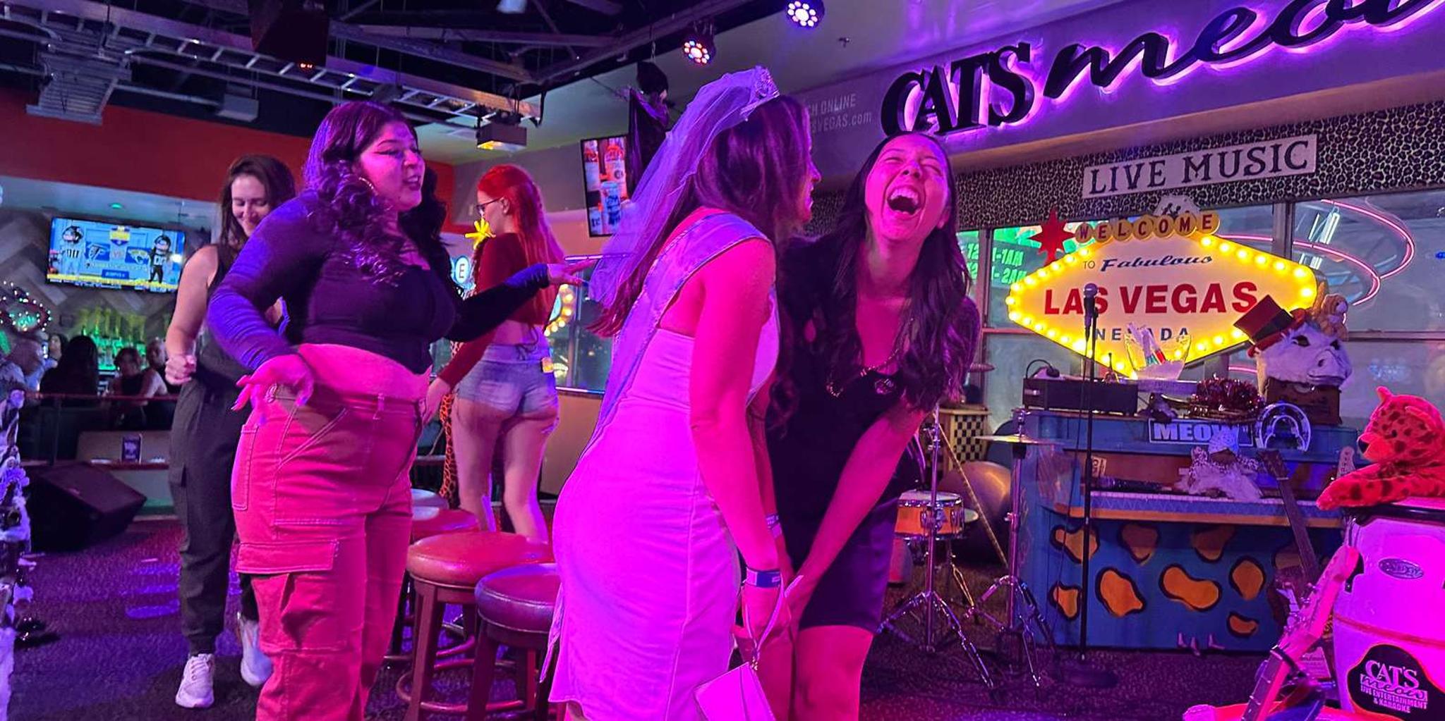 Las Vegas Bar Crawl on Fremont Street - Image 1