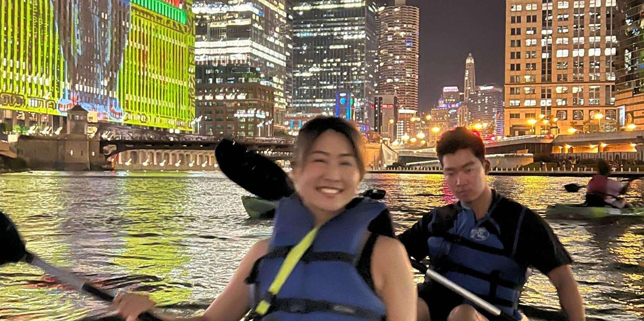 Chicago Moonlight Paddle Tour on the River - Image 3